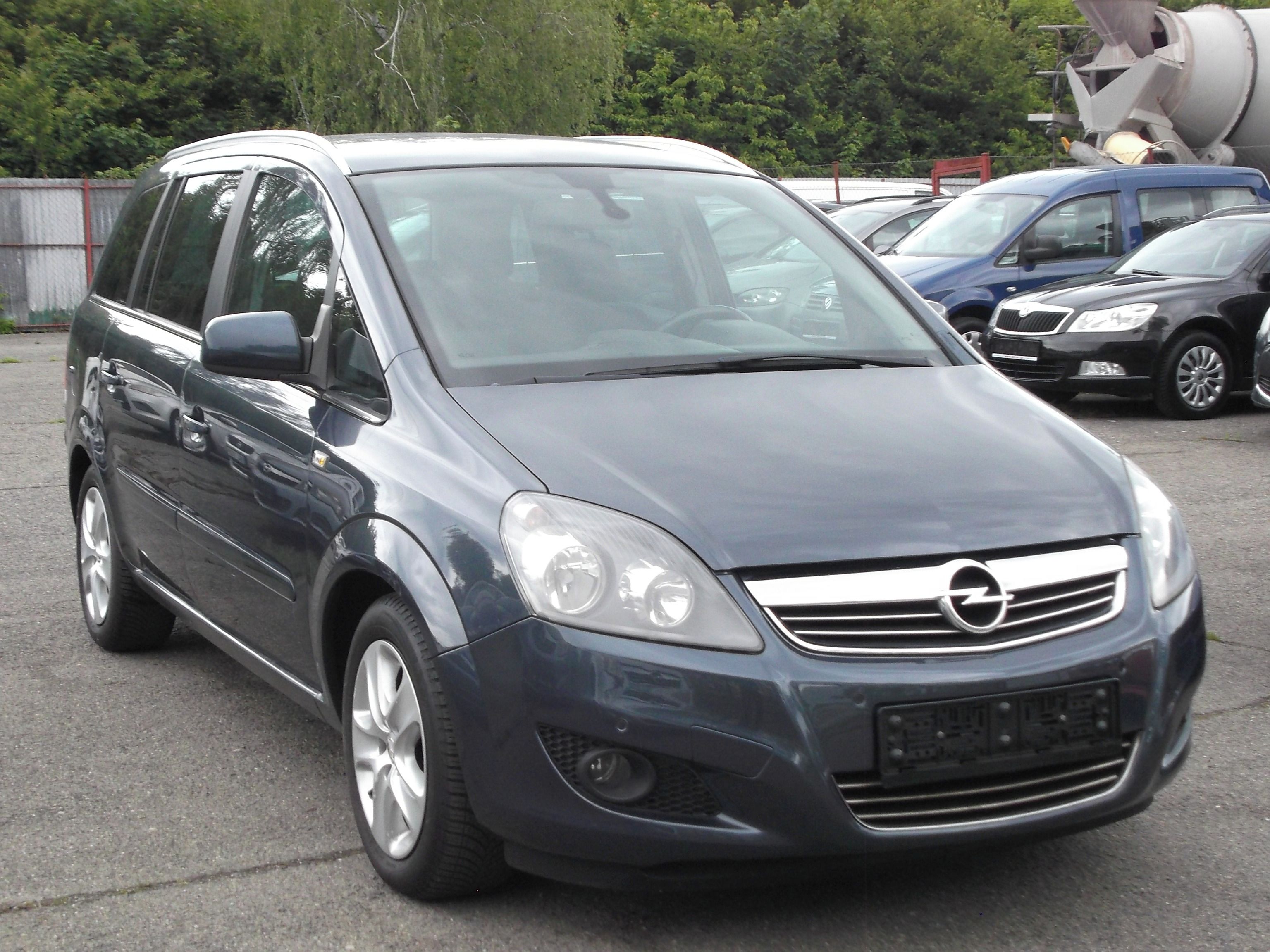Opel Zafira, 1,8 16V parksenzory,poSTK - fotka 2