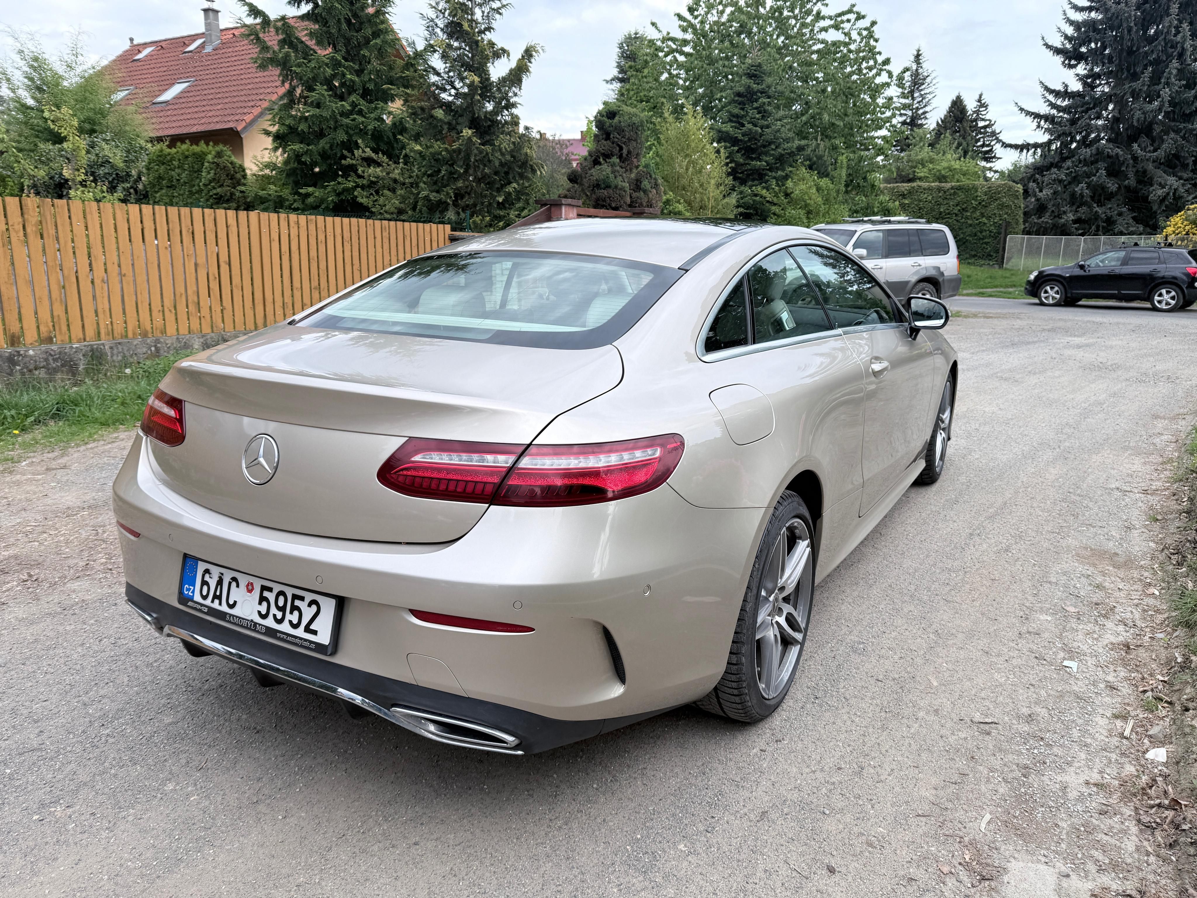 Mercedes-Benz Třídy E, Top výbava,AMG paket,Airmatic - fotka 4