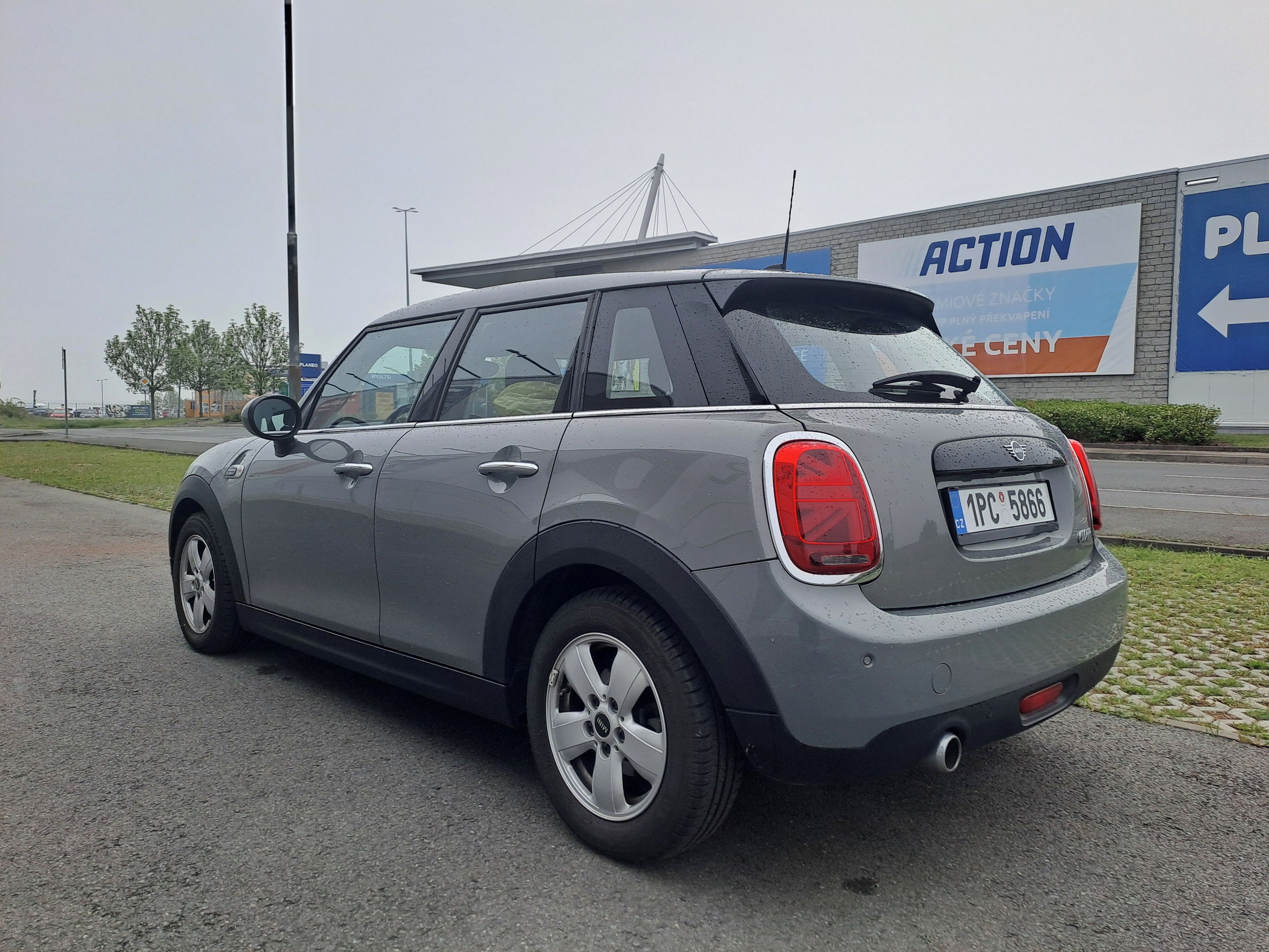 Mini Cooper, 1.5i VELMI PĚKNÉ,POUZE 38444KM - fotka 6