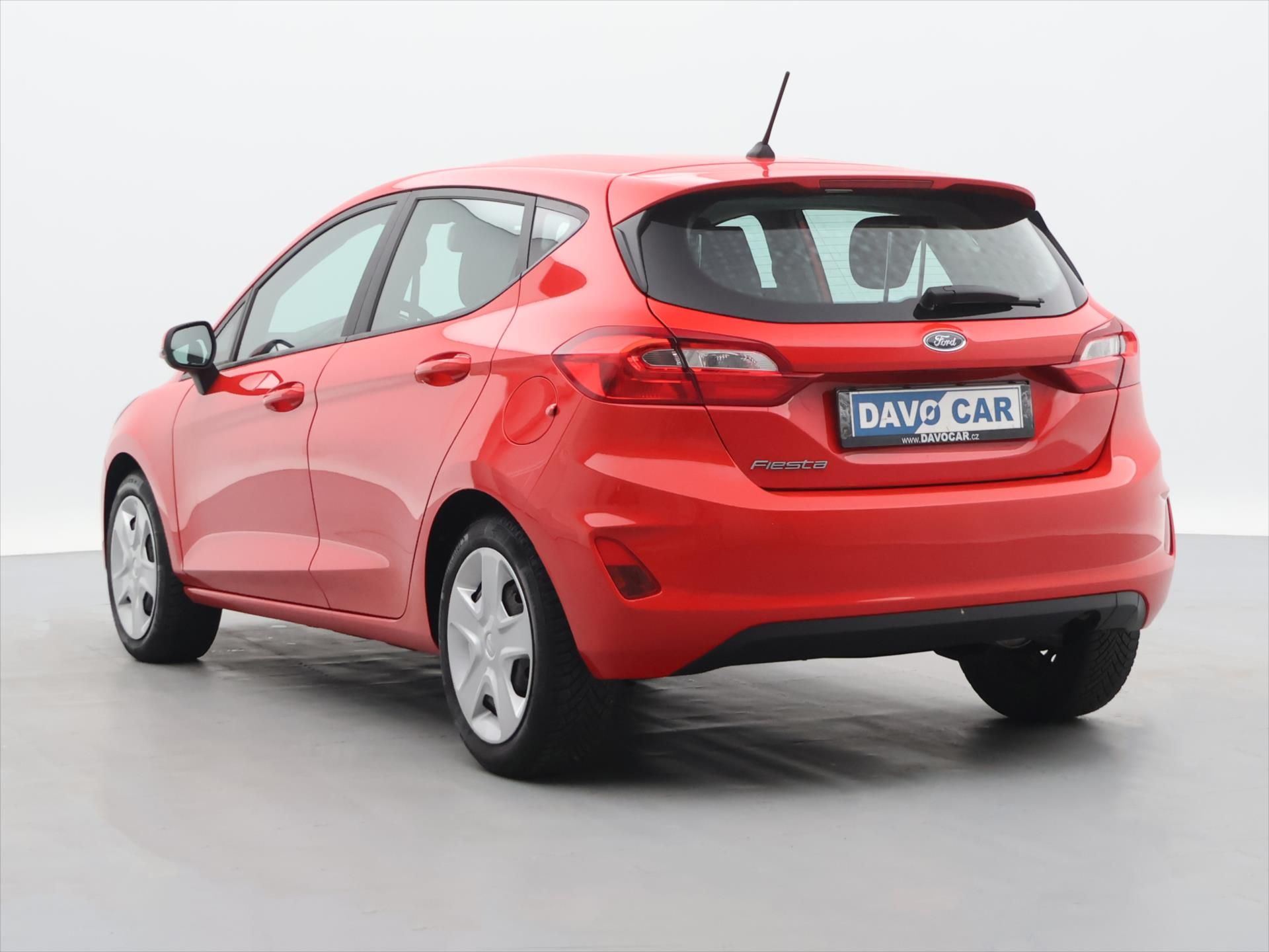 Ford Fiesta, 1,1 i 63KW Aut.klima CZ DPH - fotka 5