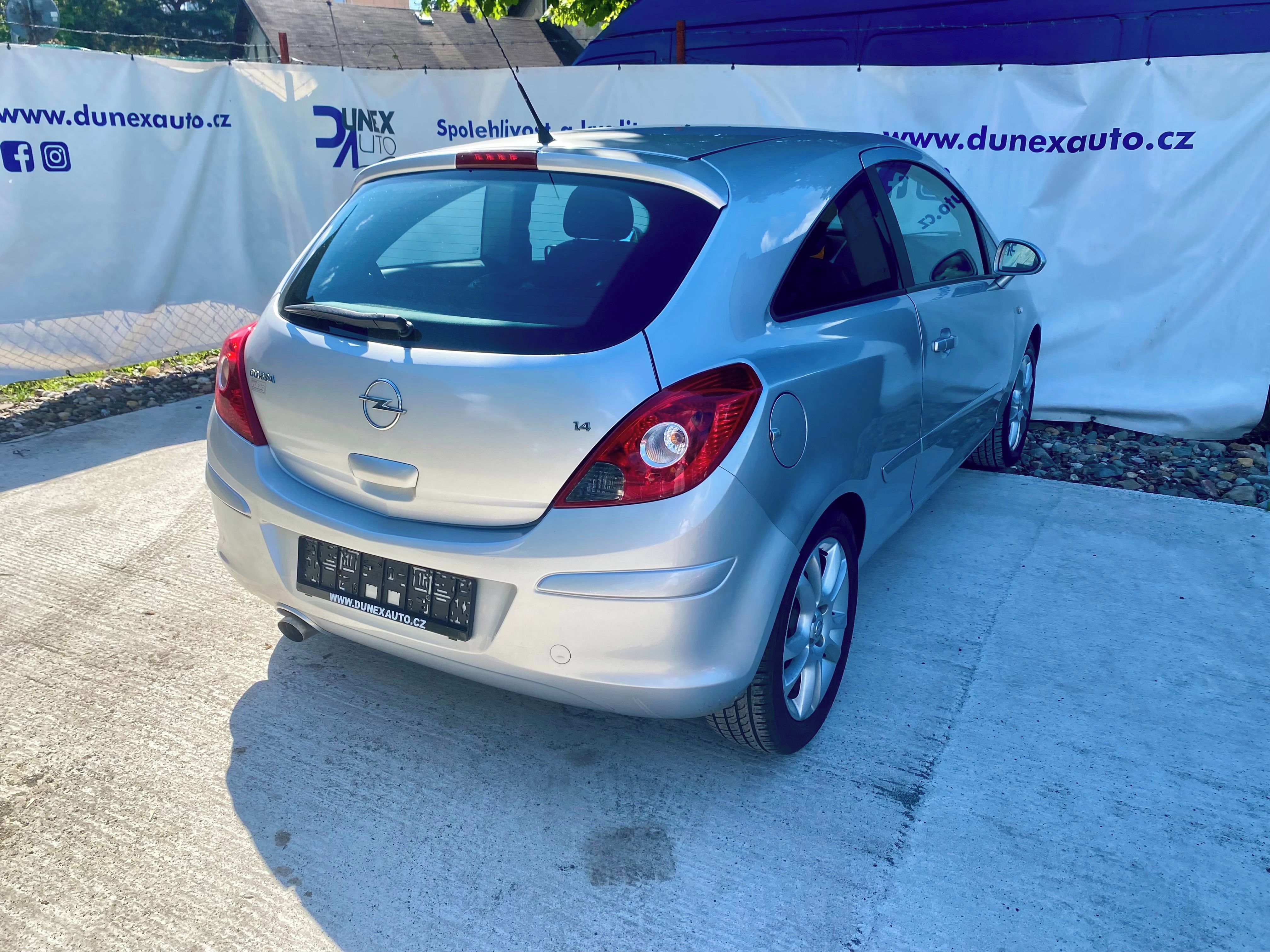 Opel Corsa, 1.4, 66kW, SERVISOVÁNO - fotka 4