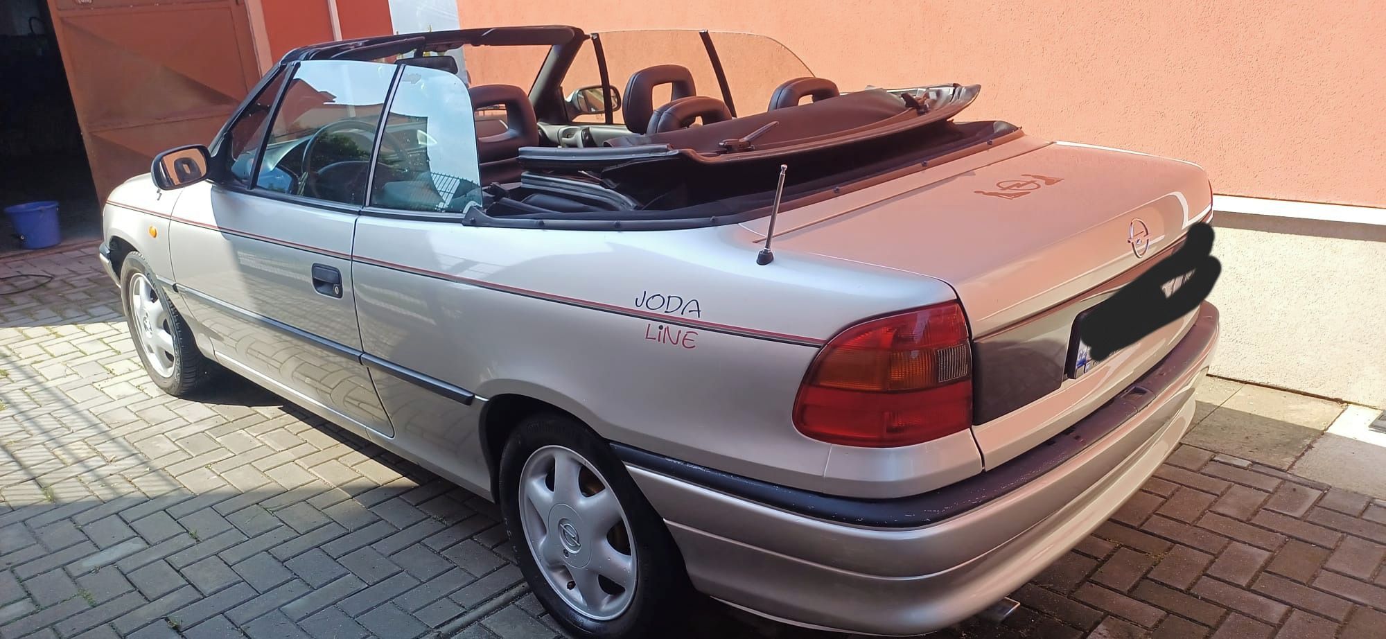 Opel Astra, 1.6i Kabriolet BERTONE - fotka 4