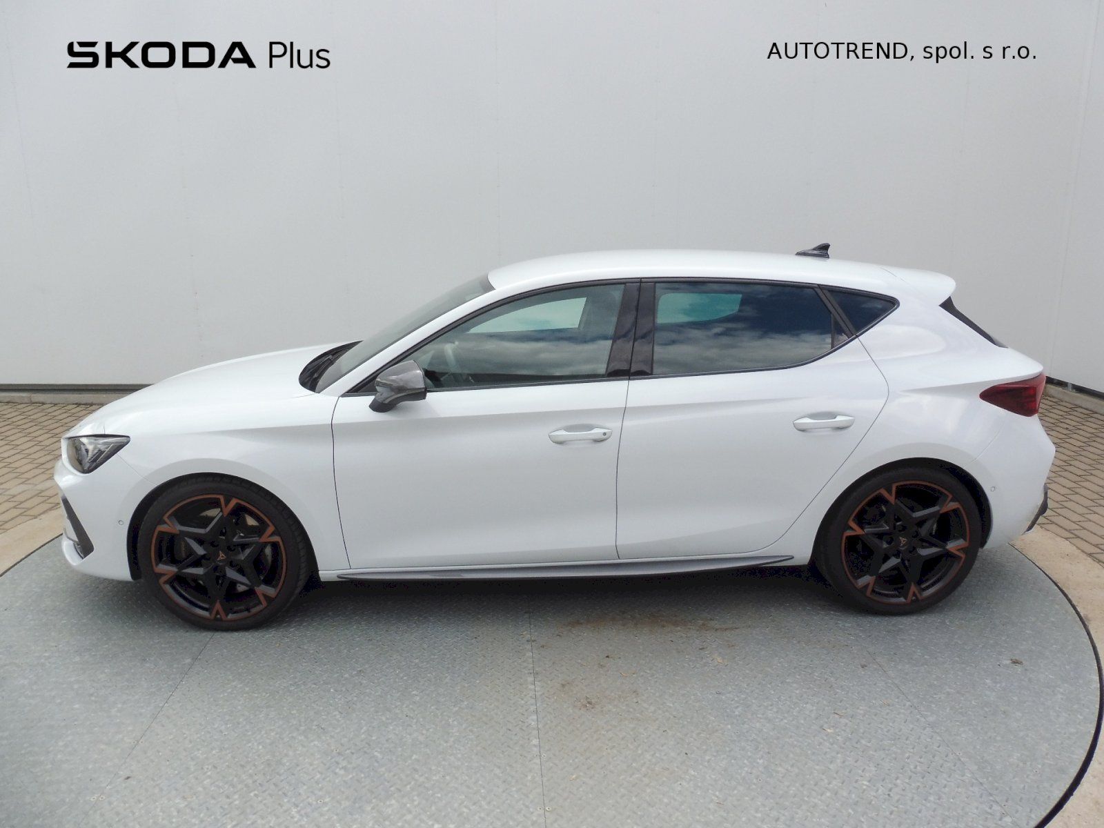 Cupra Leon, 2,0 TSI 221kW DSG - fotka 3