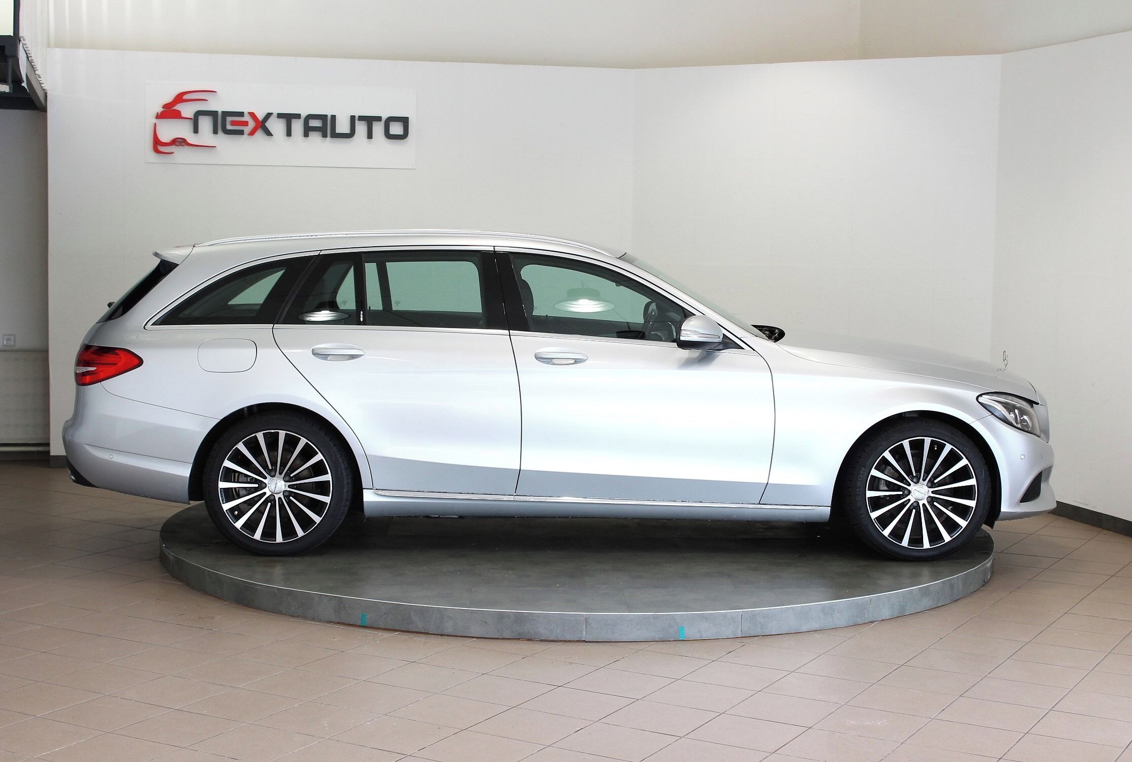 Mercedes-Benz Třídy C, 200 BLUETEC 100kW ELEGANCE - fotka 6