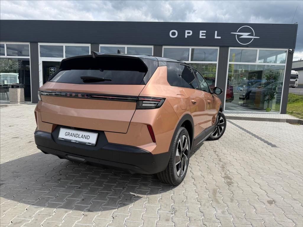 Opel Grandland, 1,2 Turbo  Ultimate Hybrid - fotka 3