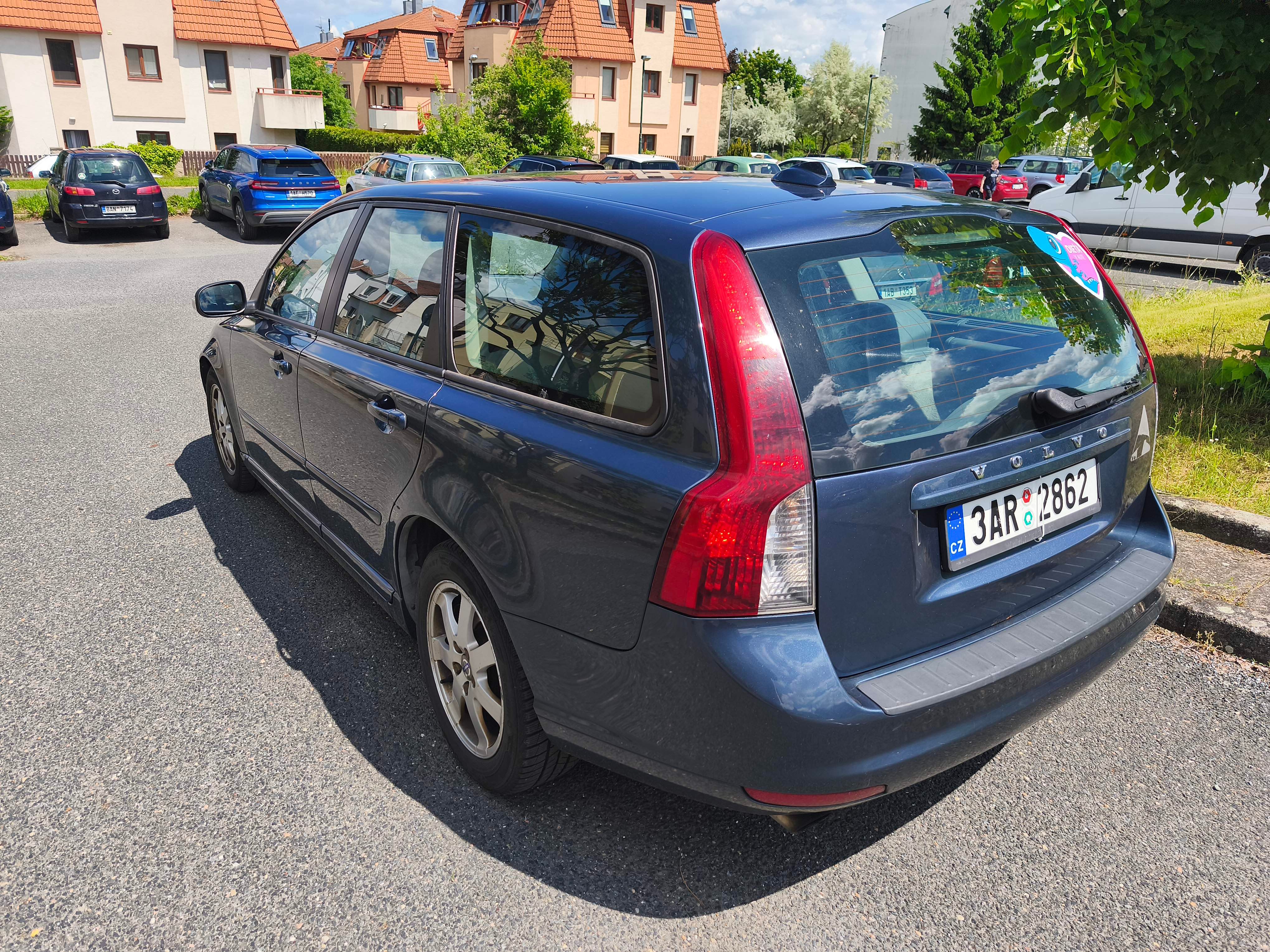 Volvo V50, 2.4 D5 Momentum - fotka 4