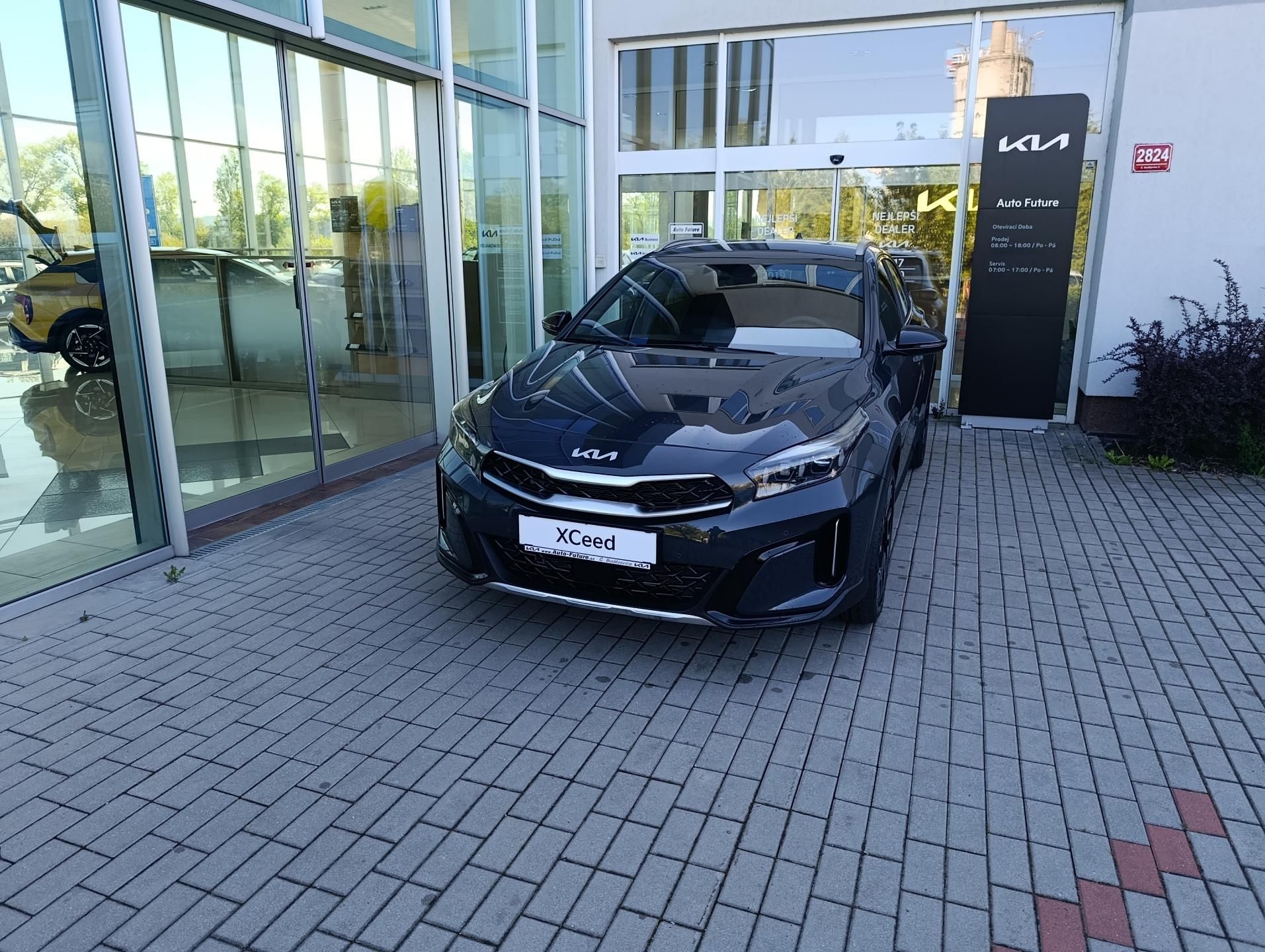 Kia XCee´d, 1,6 T-GDi 7DCT STEEL EDITION - fotka 2