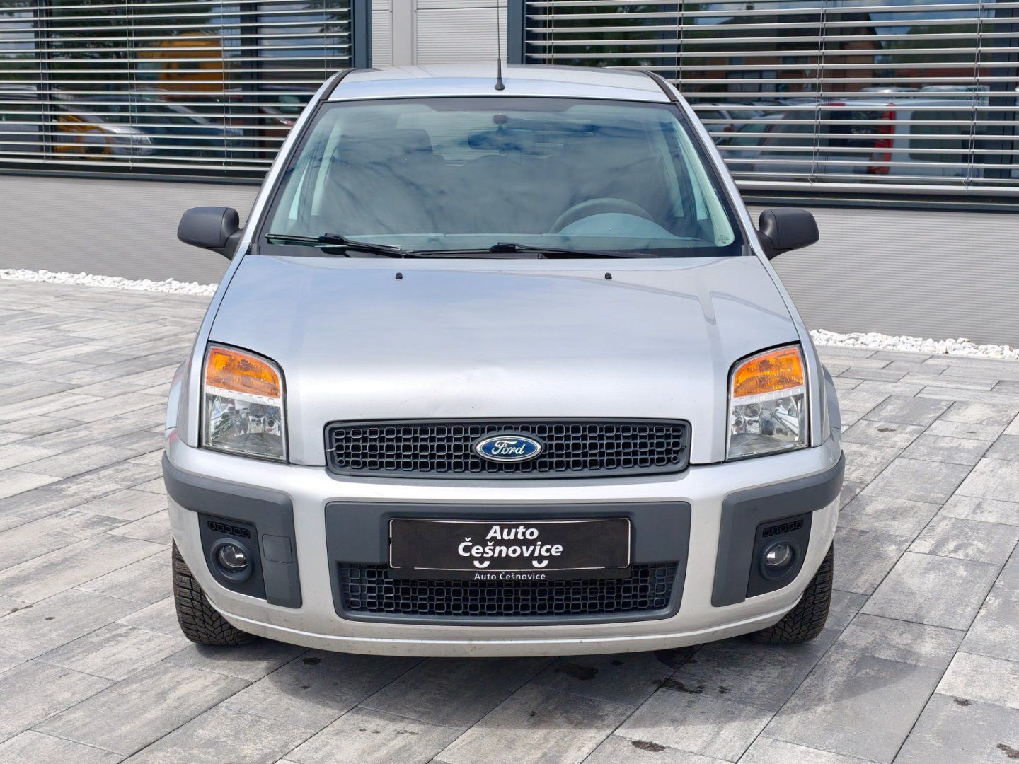 Ford Fusion, 1,4 i 16v  59 Kw Ambiente - fotka 2