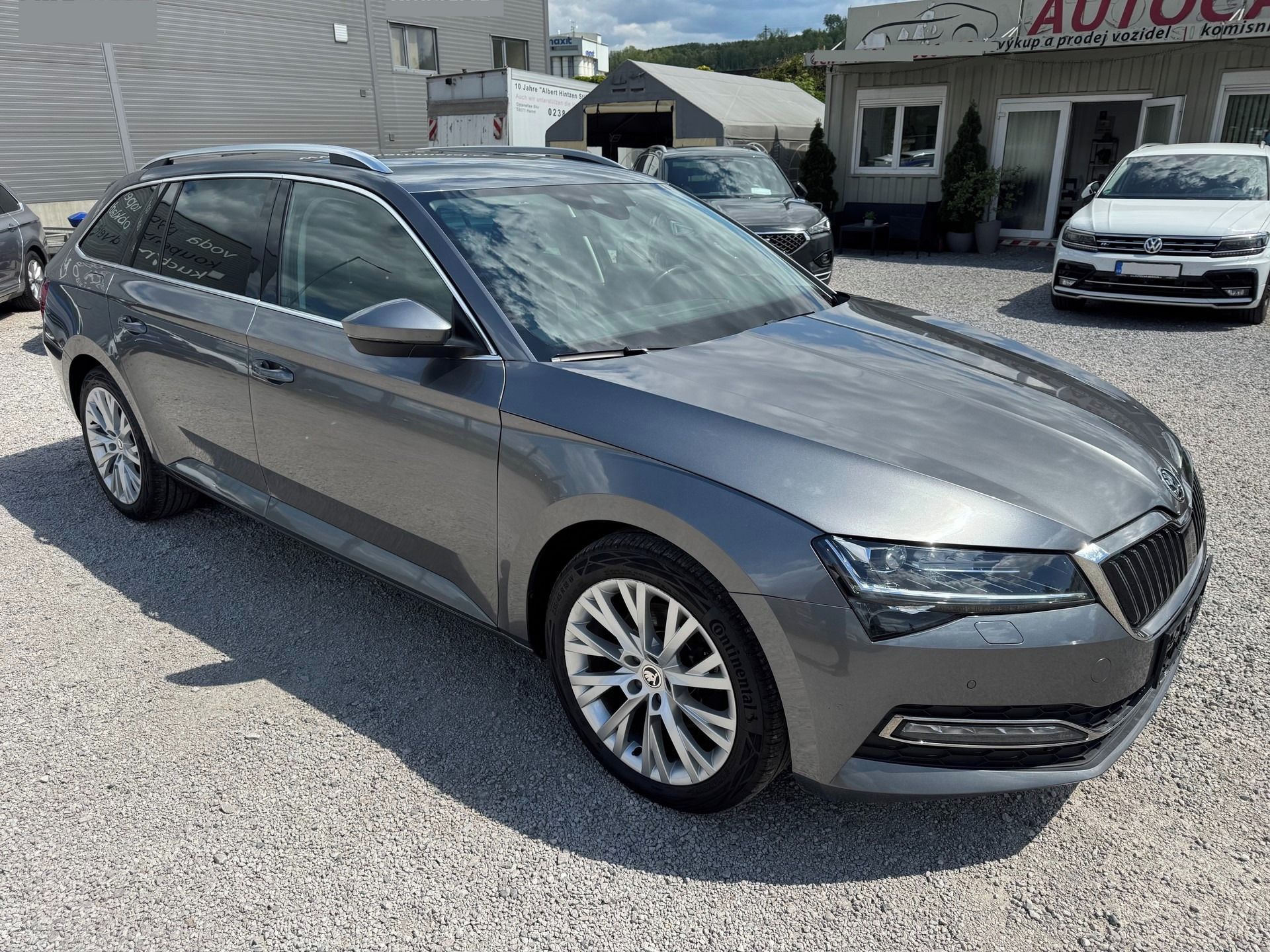 Škoda Superb, 2.0 TDi DSG ALU-18 MATRIX LED - fotka 3