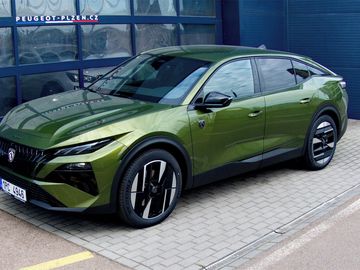GT Plug-in HYBRID 240 e-DCS7