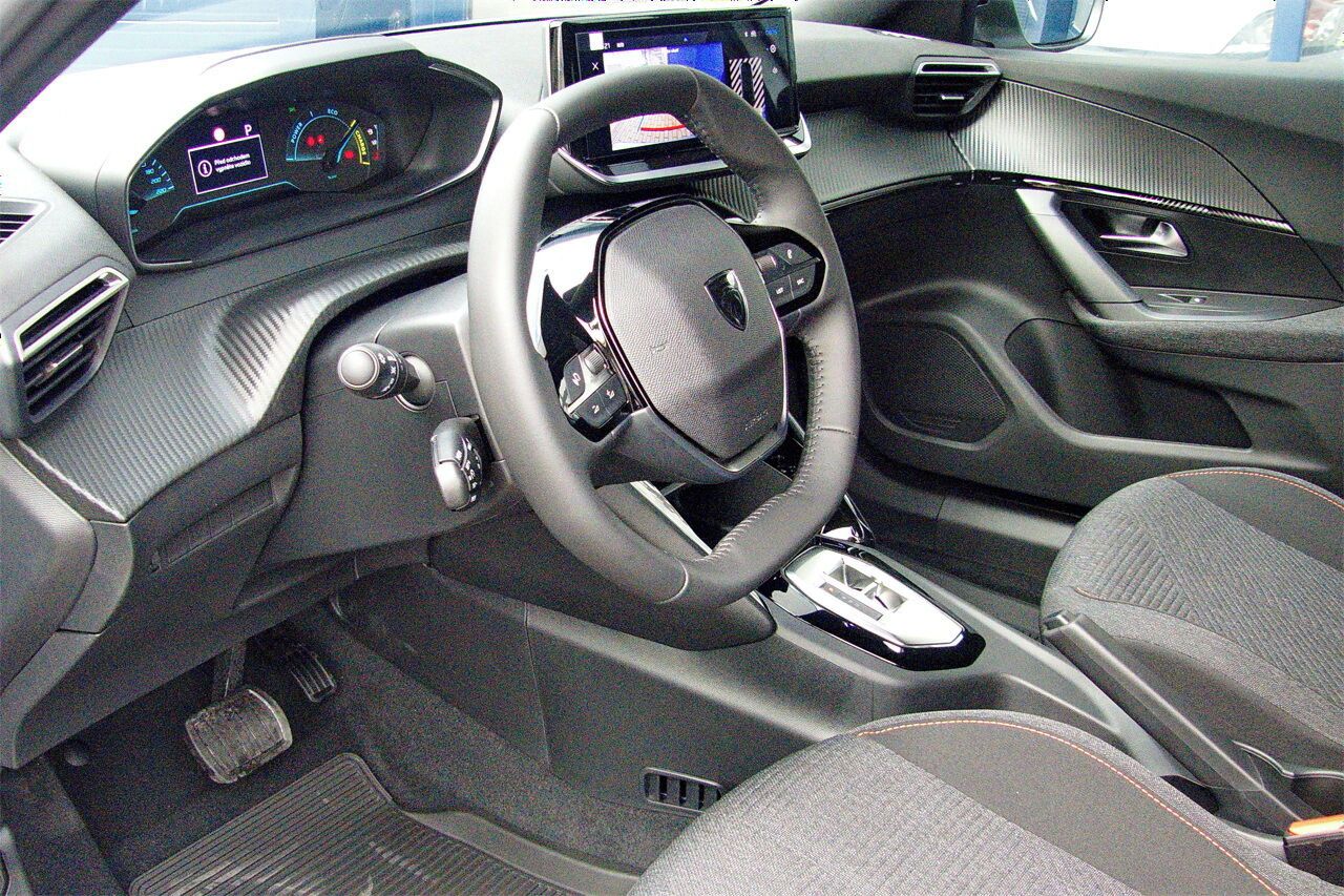 Peugeot 2008, BUSINESS Hybrid 110 e-DCS6 - fotka 4