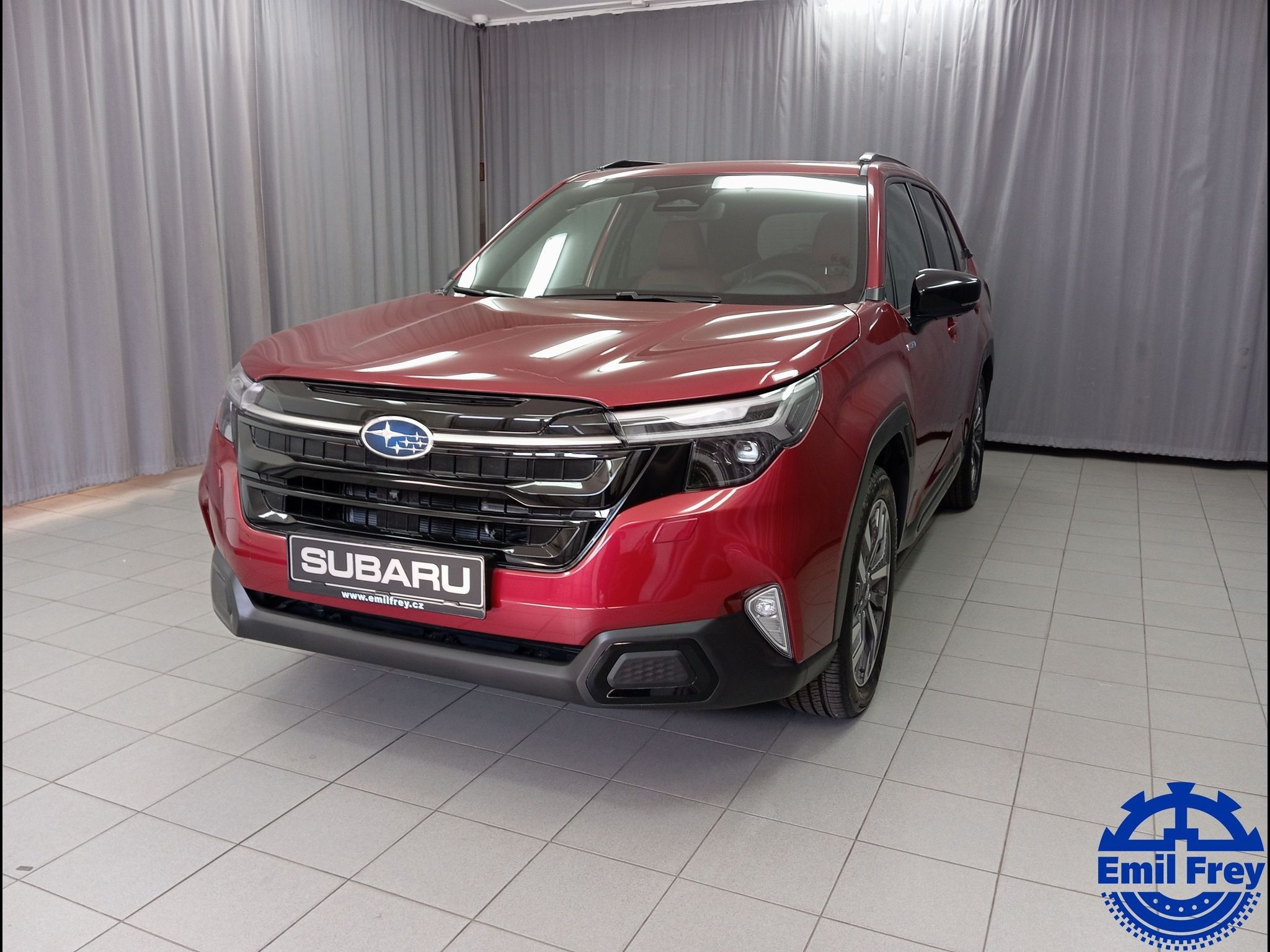 Subaru Forester, TOURING 4X4. K ODBĚRU IHNED!