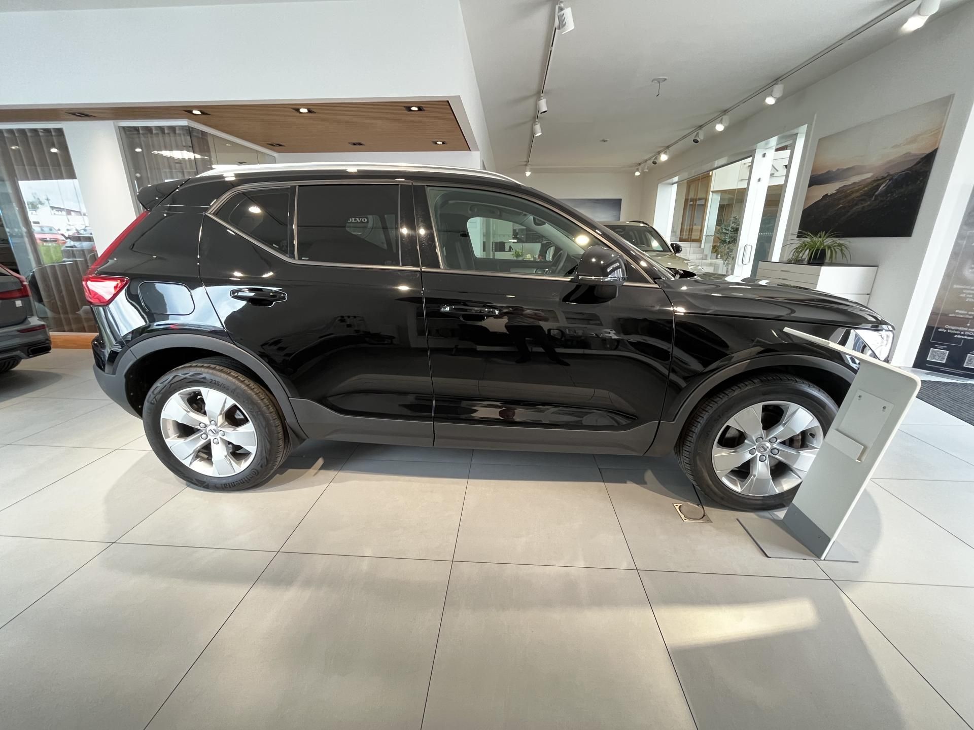 Volvo XC40, D3 AWD MOMENTUM - fotka 4