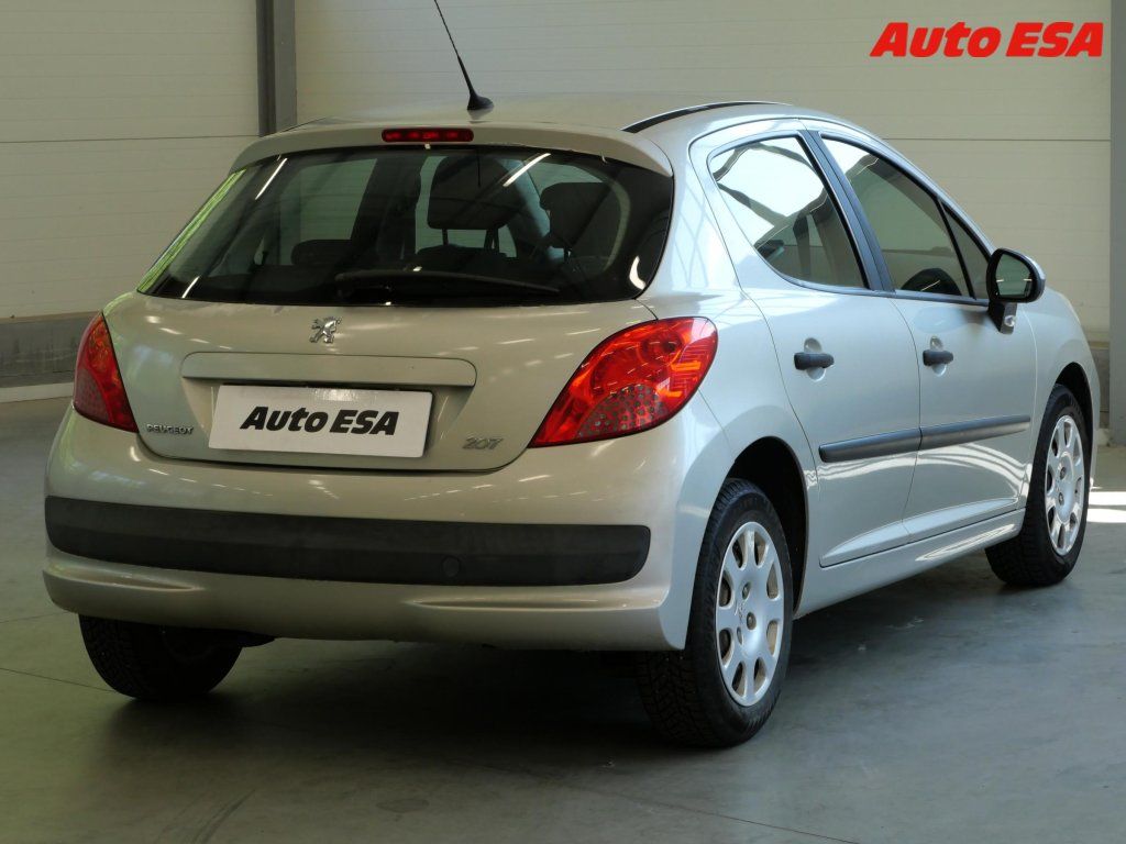 Peugeot 207, 1.4i,1.maj,ČR - fotka 4