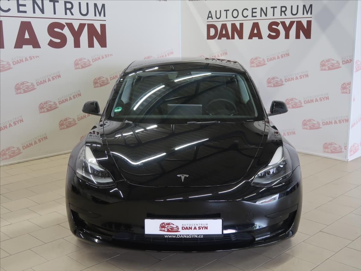 Tesla Model 3, 1. majitel ZÁNOVNÍ - fotka 3