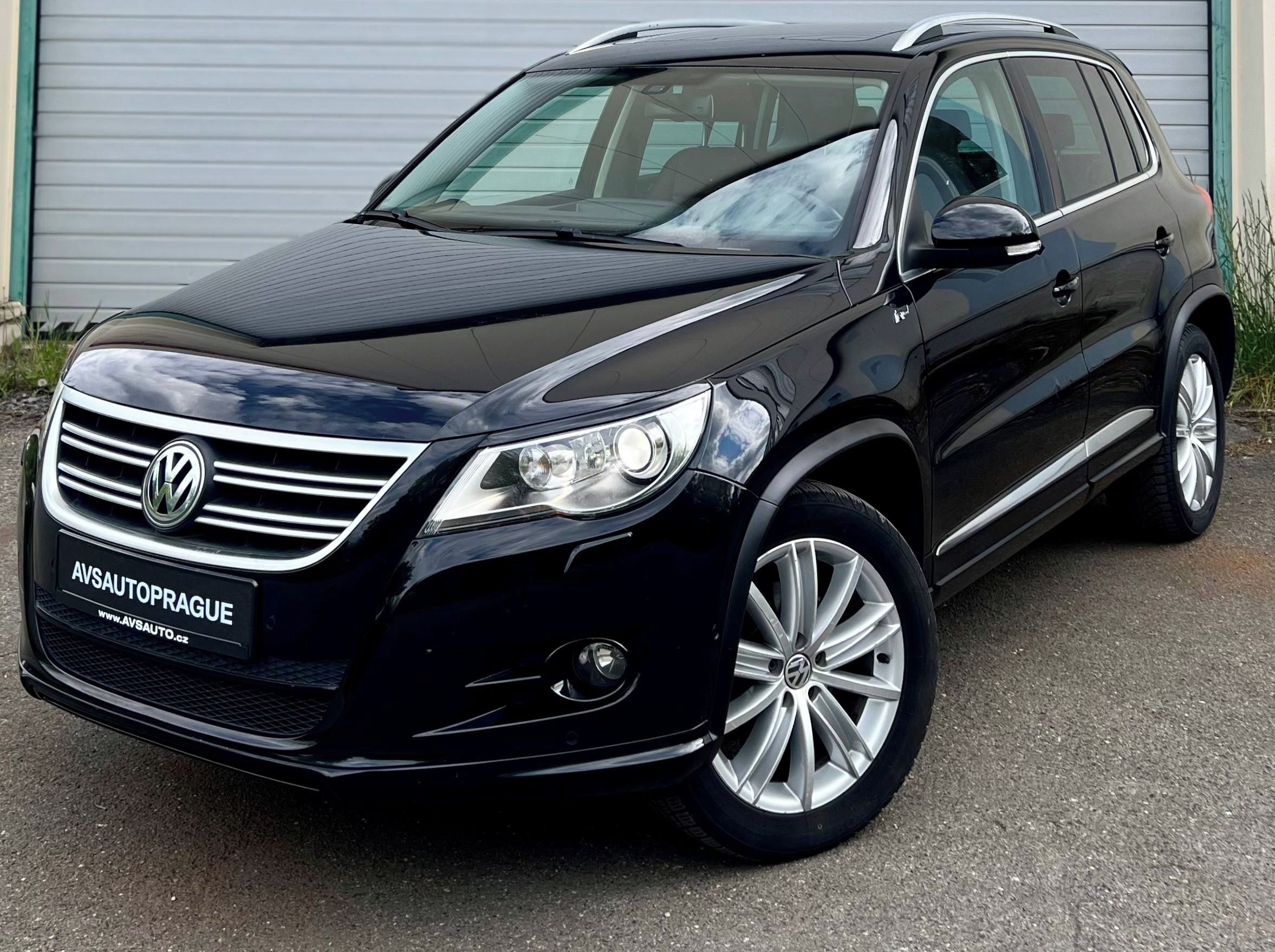 Volkswagen Tiguan, DSG R-LINE VÝBAVA NIZKY NAJEZD - fotka 3