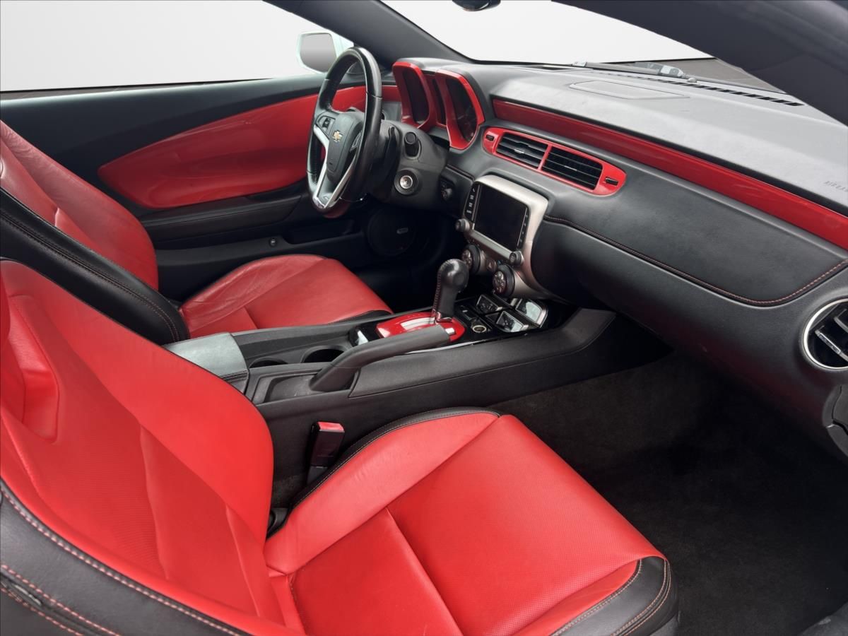 Chevrolet Camaro, 6,2 V8 OHV AT L99 32V 2SS - fotka 6