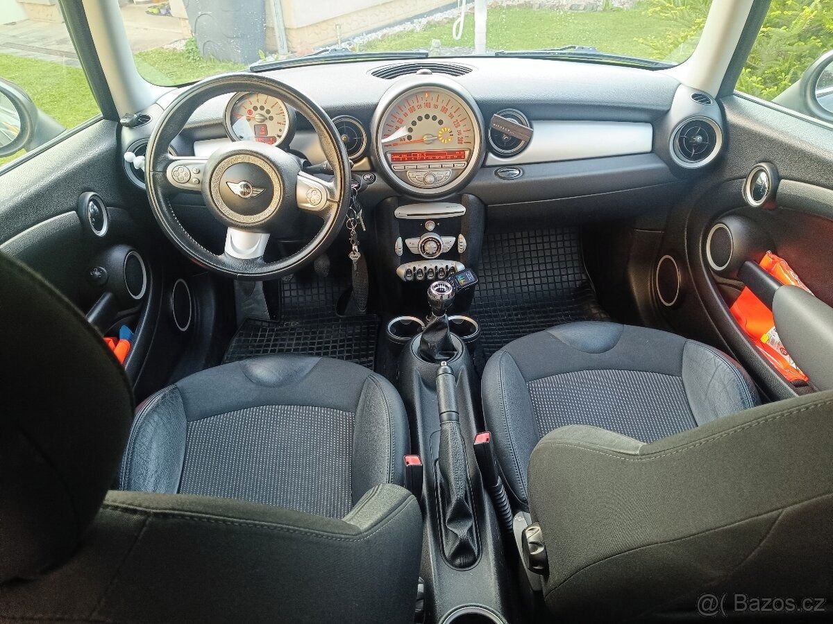 Mini Cooper, 1,6 90kw - fotka 4