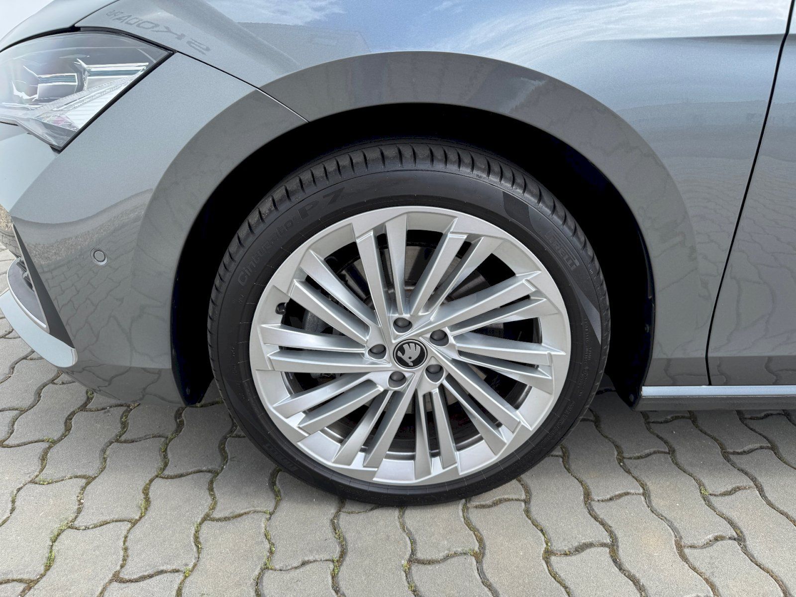 Škoda Superb, SUPERB L K 2.0 TDI 142 kW 4x4 - fotka 6