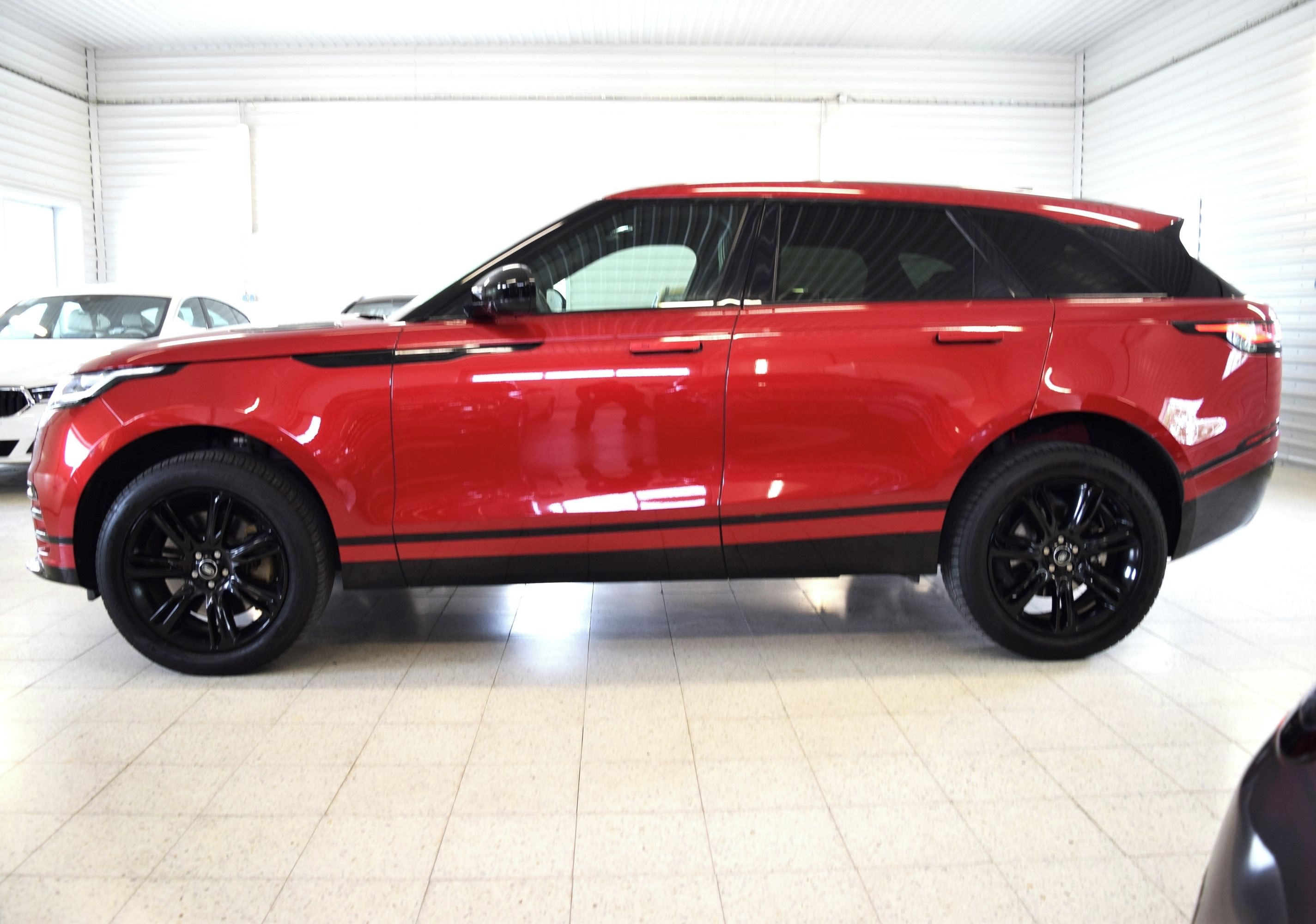 Land Rover Range Rover Velar, 3.0L R-DYNAMIC 294 kW ZÁRUKA - fotka 4