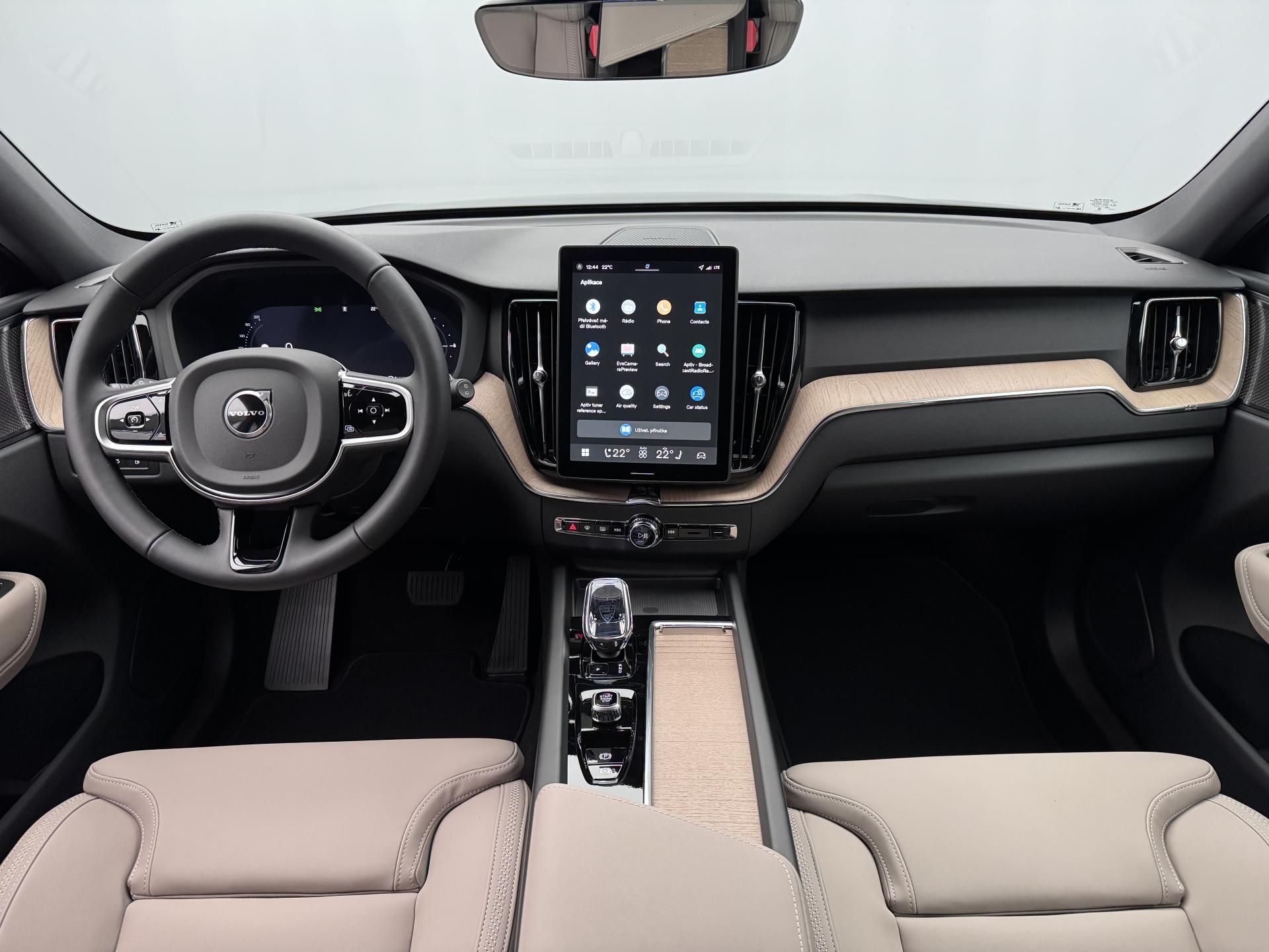 Volvo XC60, T6 AWD AUT BRIGHT PLUS - fotka 2