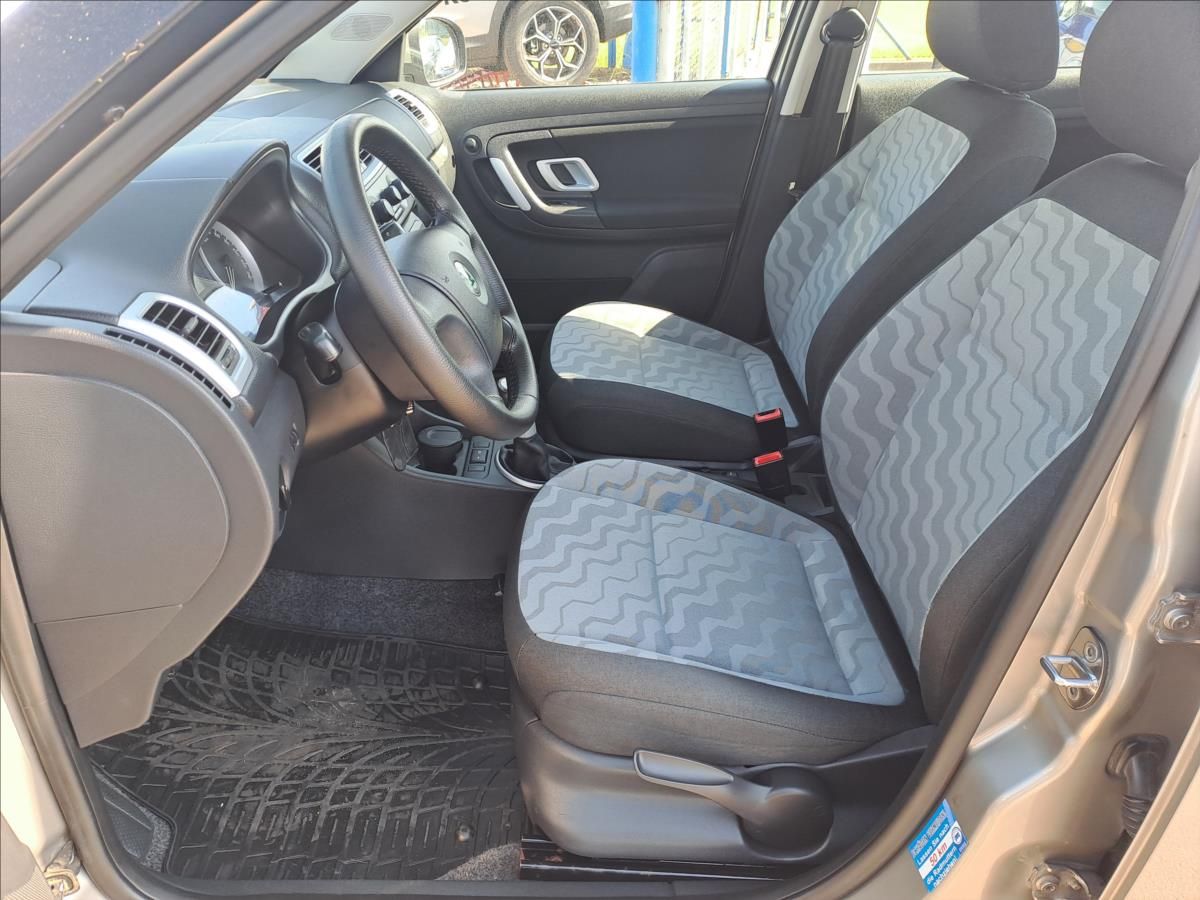 Škoda Fabia, 1,4 i 16V KLIMA - fotka 5