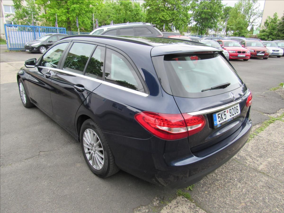 Mercedes-Benz Třídy C, 1,6 d C200 BlueTEC - fotka 4