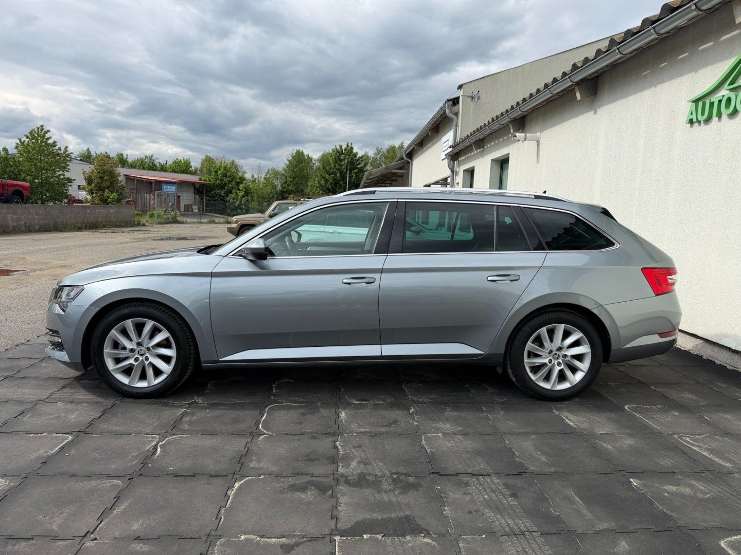 Škoda Superb, 2.0TDi 147kW 4x4 DSG ACC - fotka 4