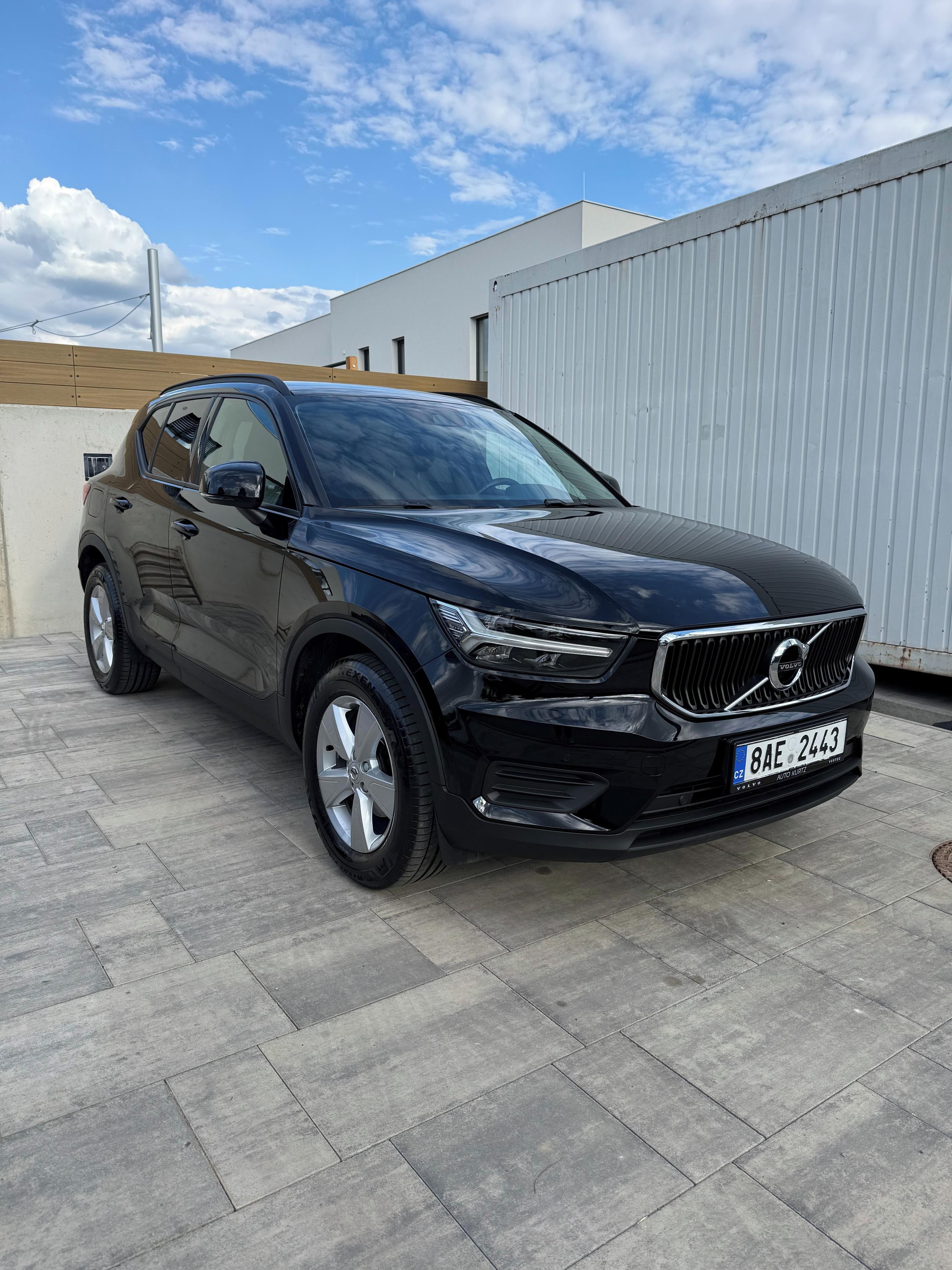 Volvo XC40, T3 Automat - fotka 4