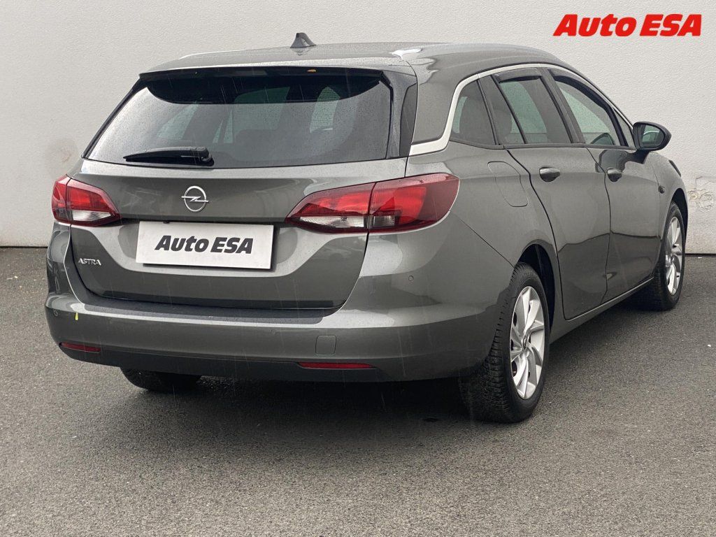 Opel Astra, 1.2 SportTourer,Sport - fotka 4