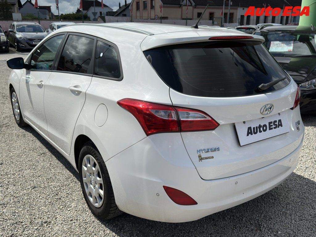 Hyundai i30, 1.6i - fotka 6