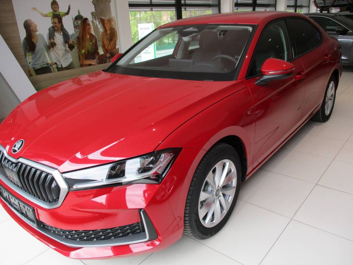 Škoda Superb, liftback Selection 2,0TDI 110k - fotka 2