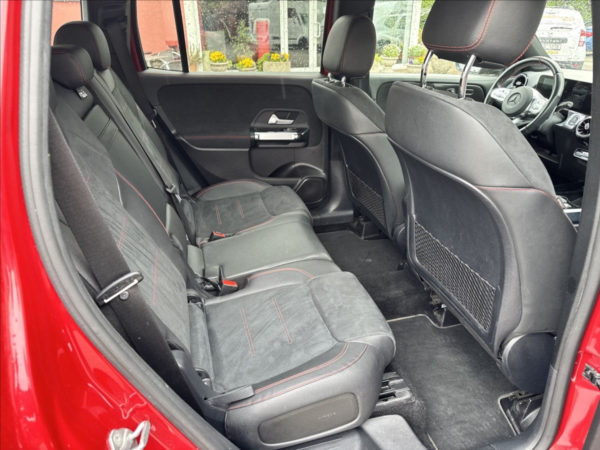 Mercedes-Benz GLB, 2,0   AMG 35 - fotka 5