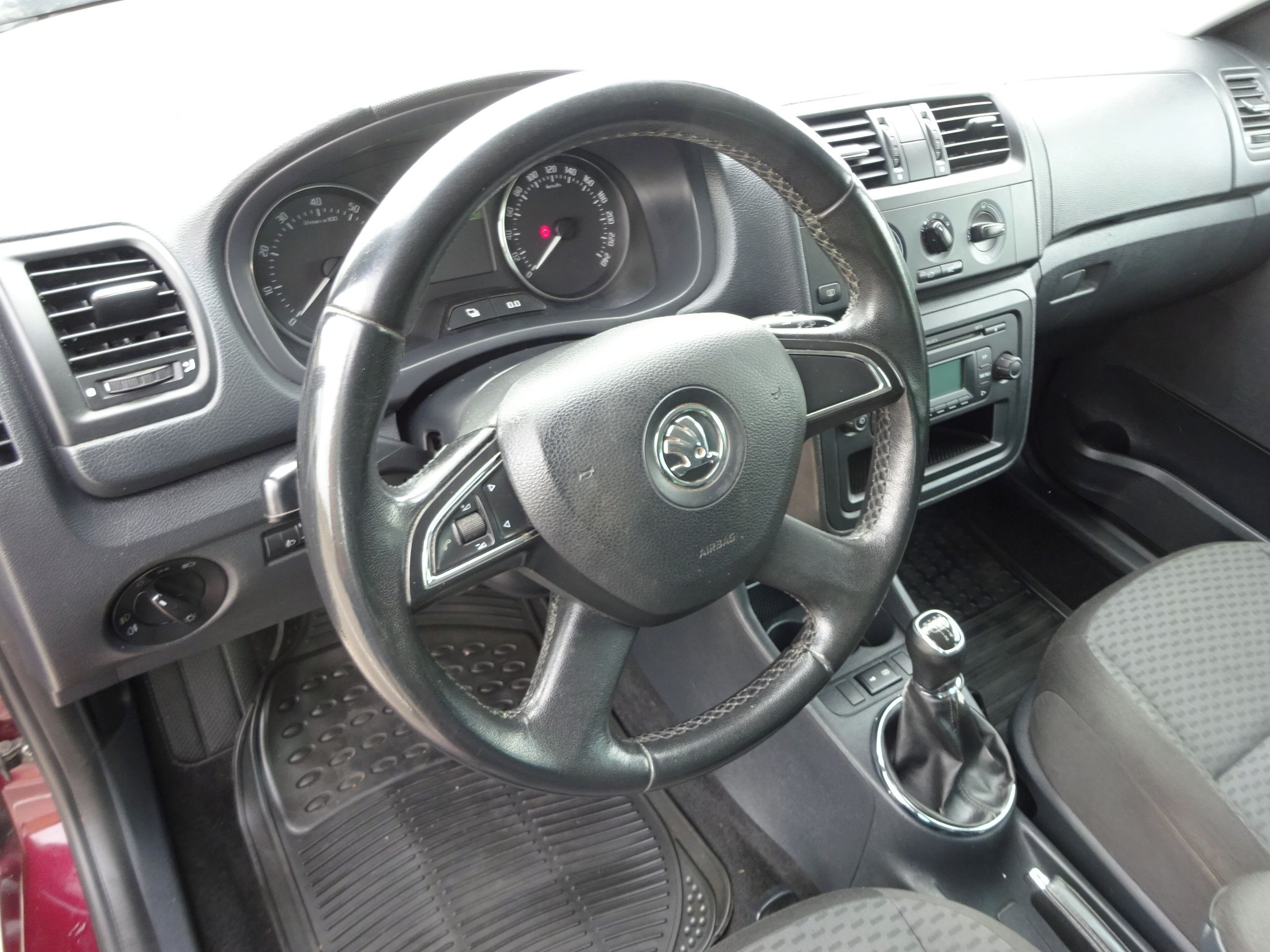 Škoda Fabia, 1.2 TSI (63 KW) 1.MAJITEL - fotka 5