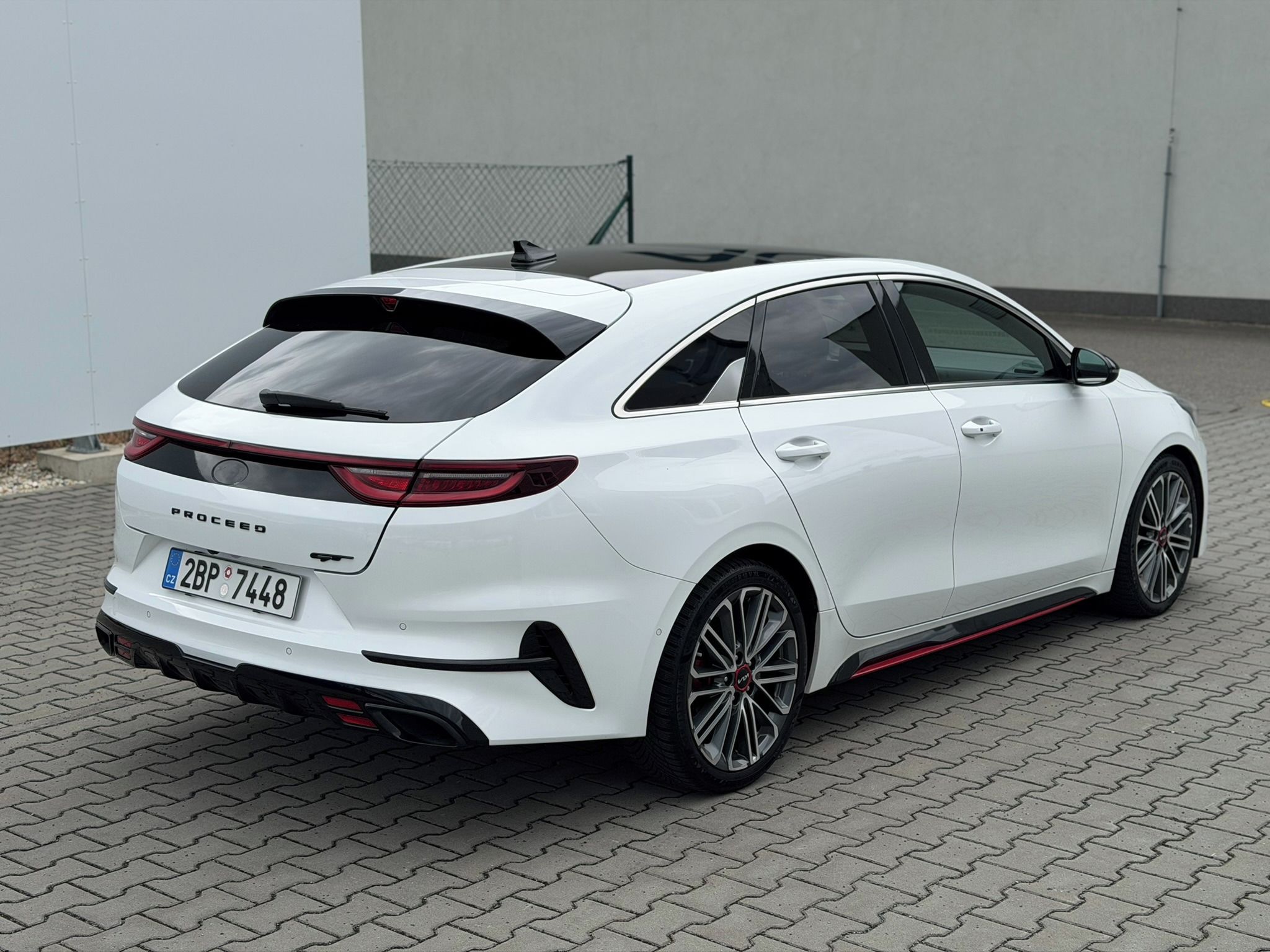 Kia ProCeed, 1.6 T-GDI 150 kW GT DCT - fotka 6