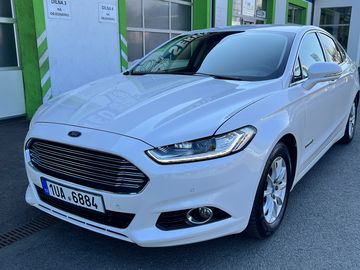 2.0 Hybrid, s bohatou výbavou
