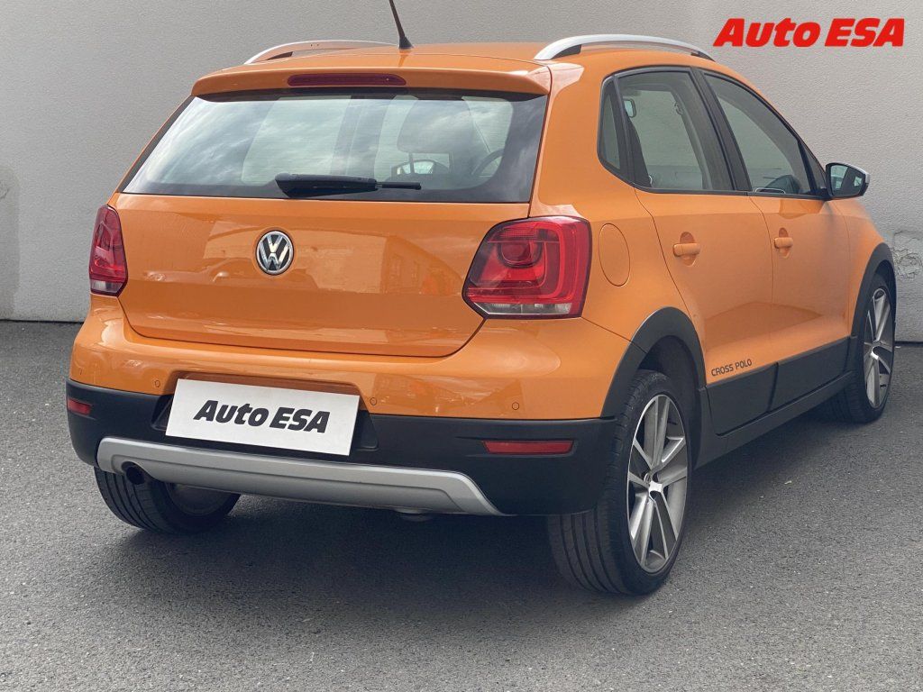 Volkswagen Polo, 1.2 TSi,CROSS,výhřev sed - fotka 4