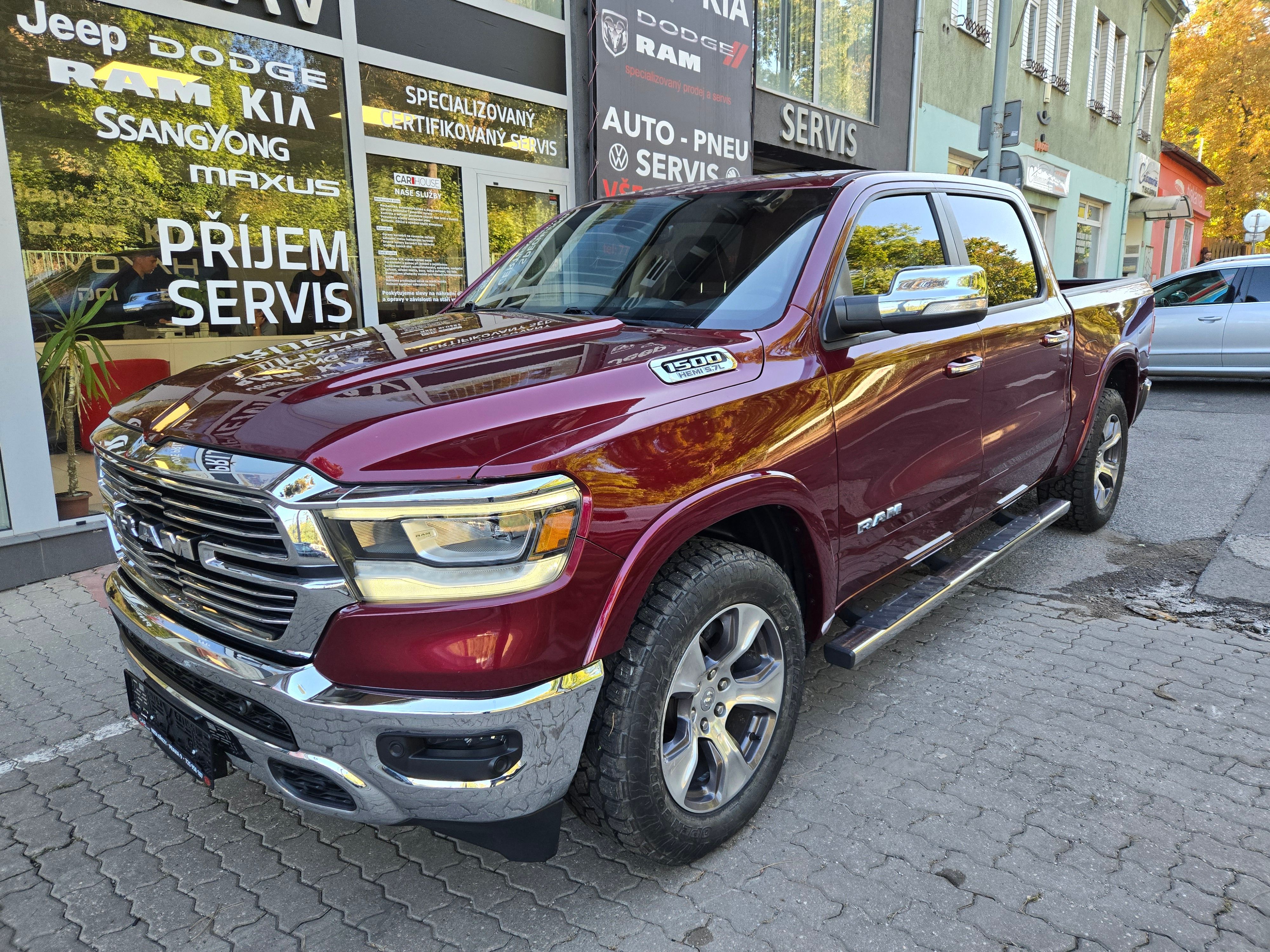 RAM 1500, LARAMIE 5.7HEMI 4x4 - fotka 2