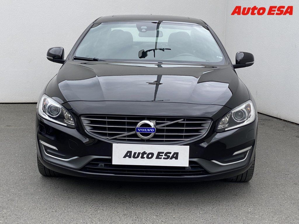 Volvo S60, 2.4,Summum - fotka 2