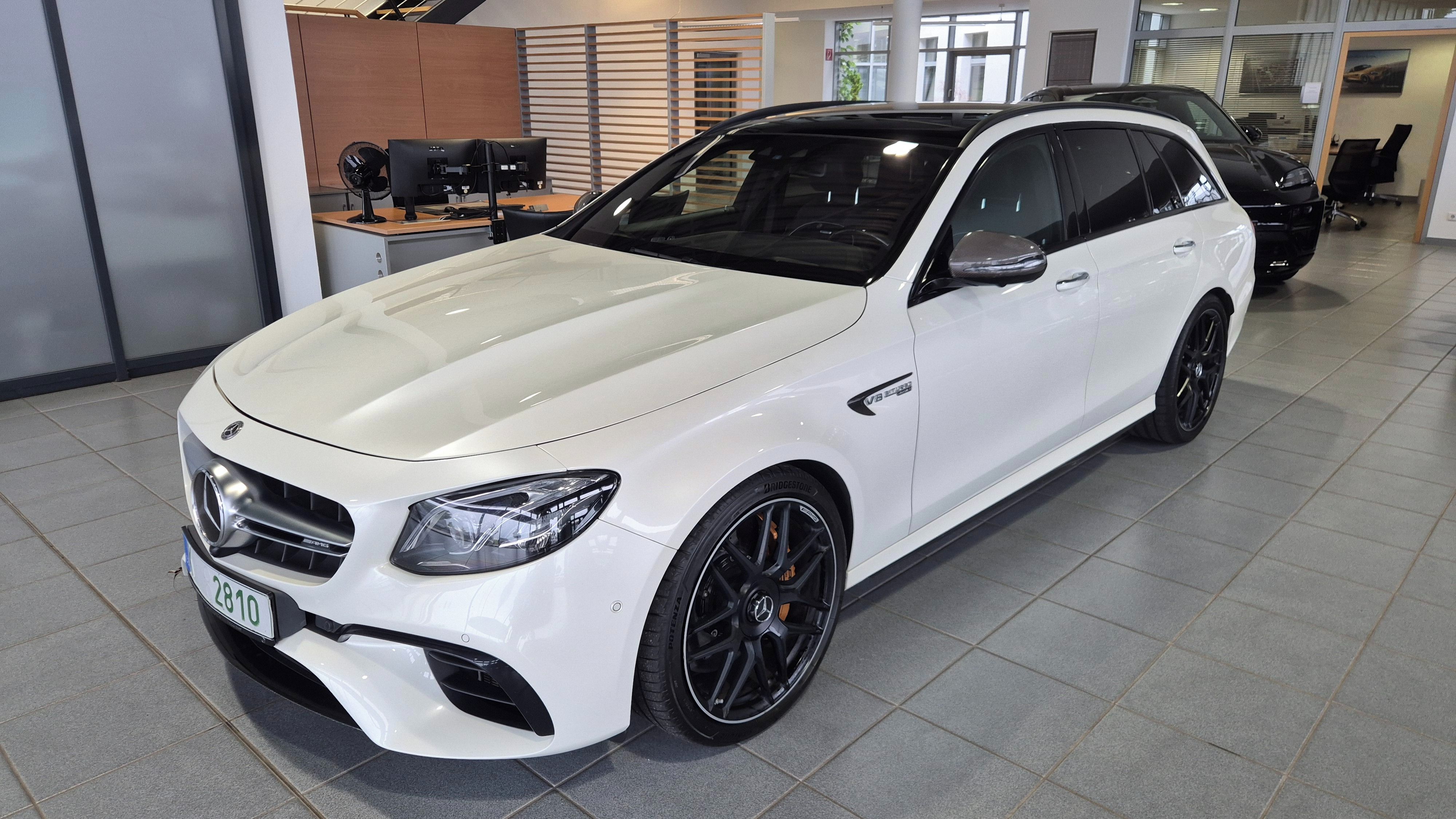 Mercedes-Benz Třídy E, AMG E63S v Záruce Carbon-paket