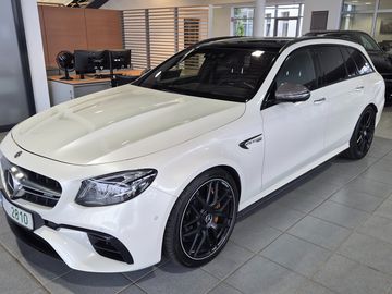 AMG E63S v Záruce Carbon-paket