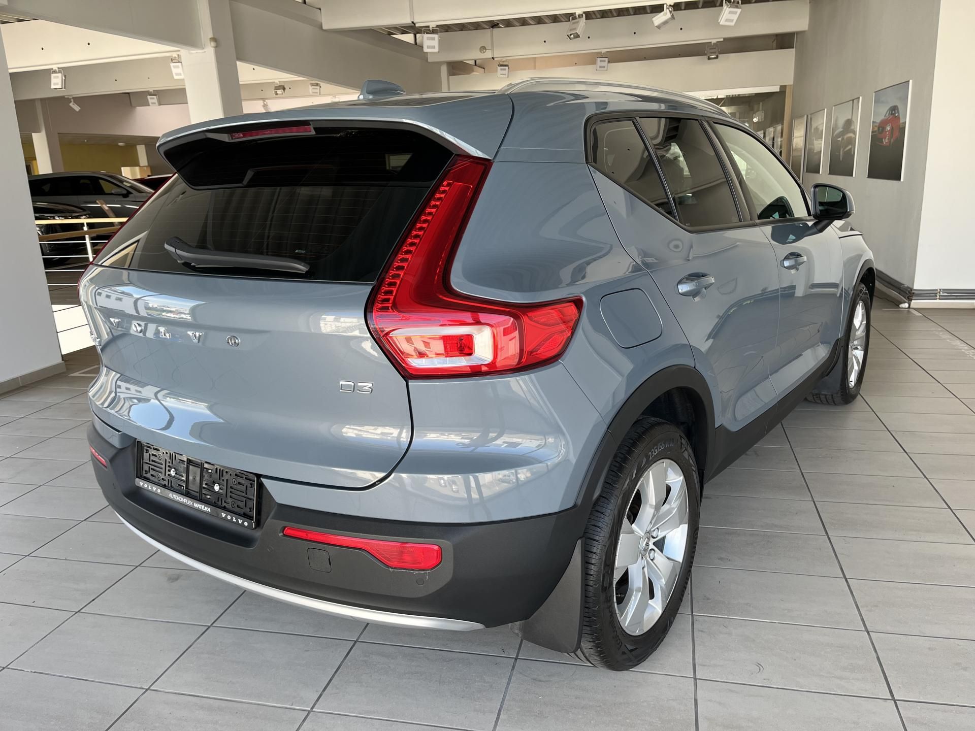 Volvo XC40, D3 FWD MOMENTUM SE - fotka 5