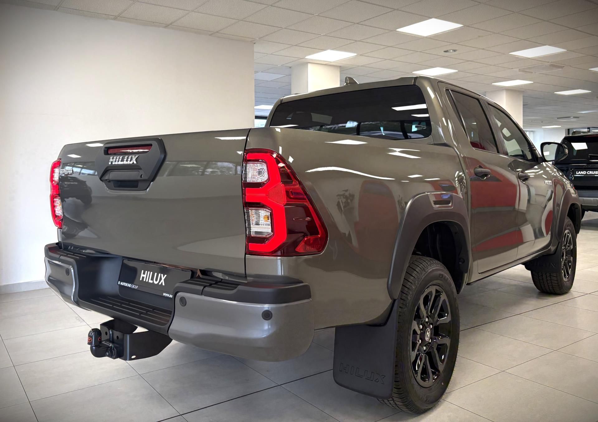 Toyota Hilux, Double Cab 2,8 D-4D (204 k) - fotka 4