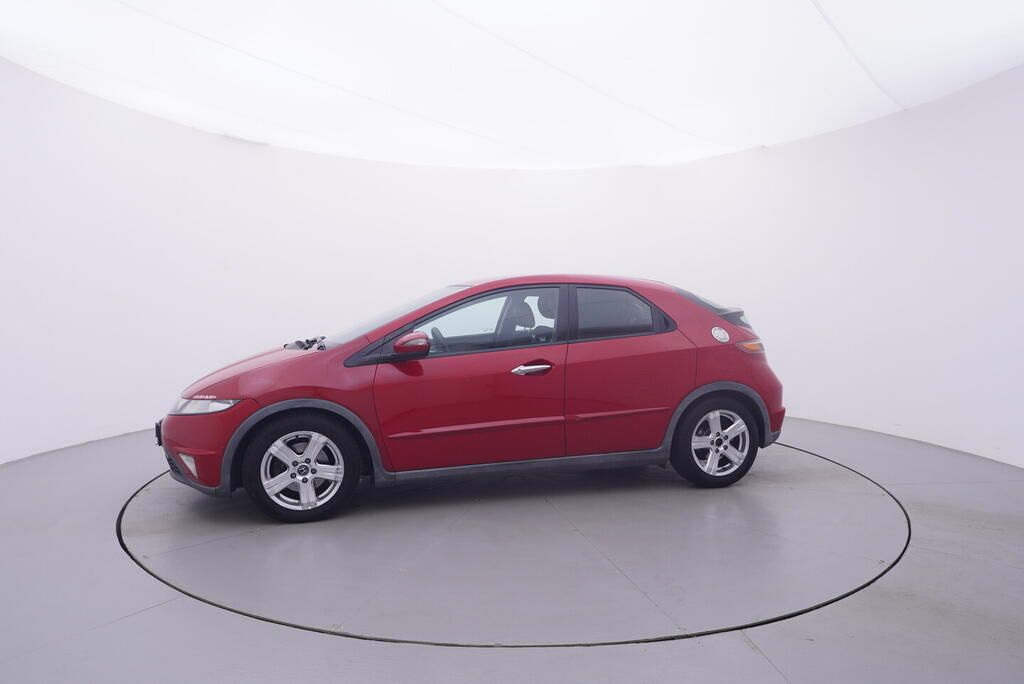 Honda Civic, 1.8 V-TEC 103 kW - fotka 2