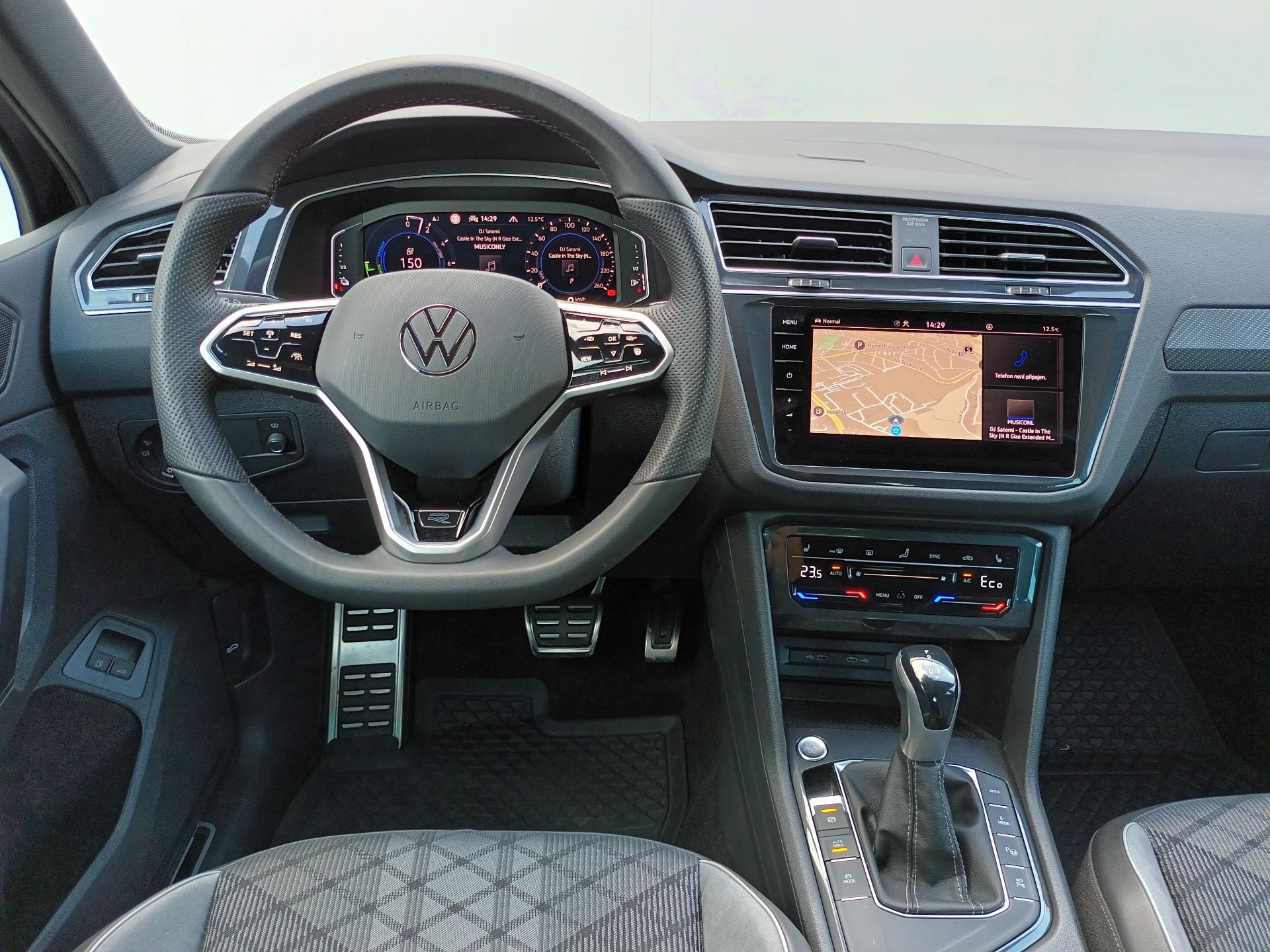 Volkswagen Tiguan, Tiguan R-Line 1,4 TSI / 180 kW - fotka 5