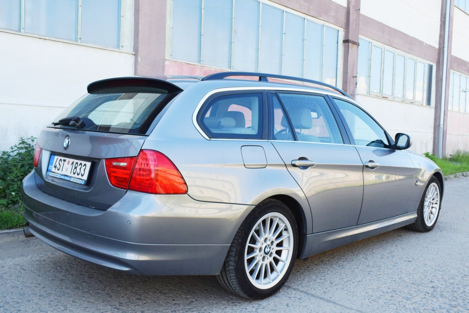 BMW Řada 3, 320i E91 125KW 2009/MANUÁL/ - fotka 6