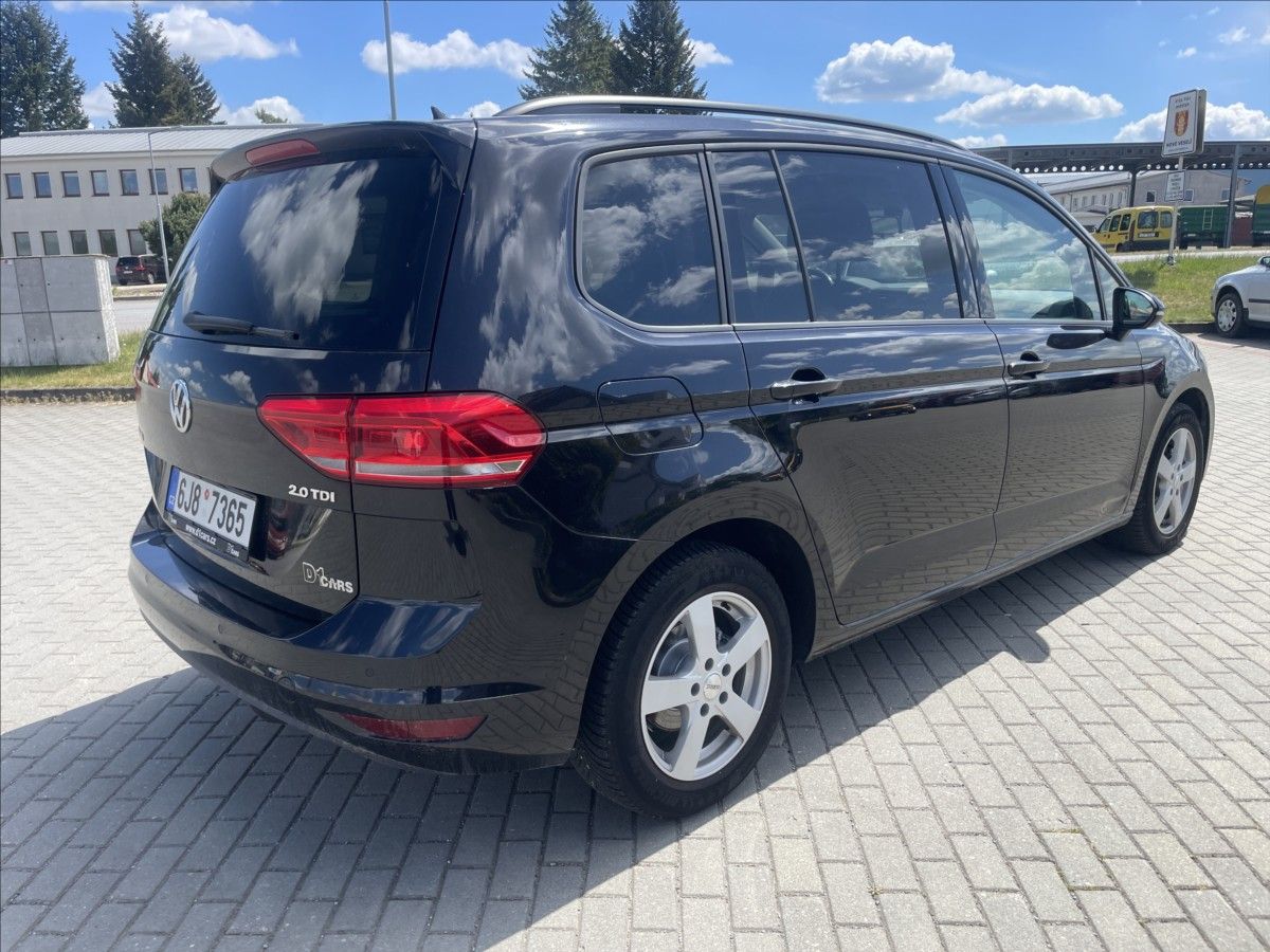 Volkswagen Touran, 2,0 TDi 110kw Highline Panoram - fotka 4
