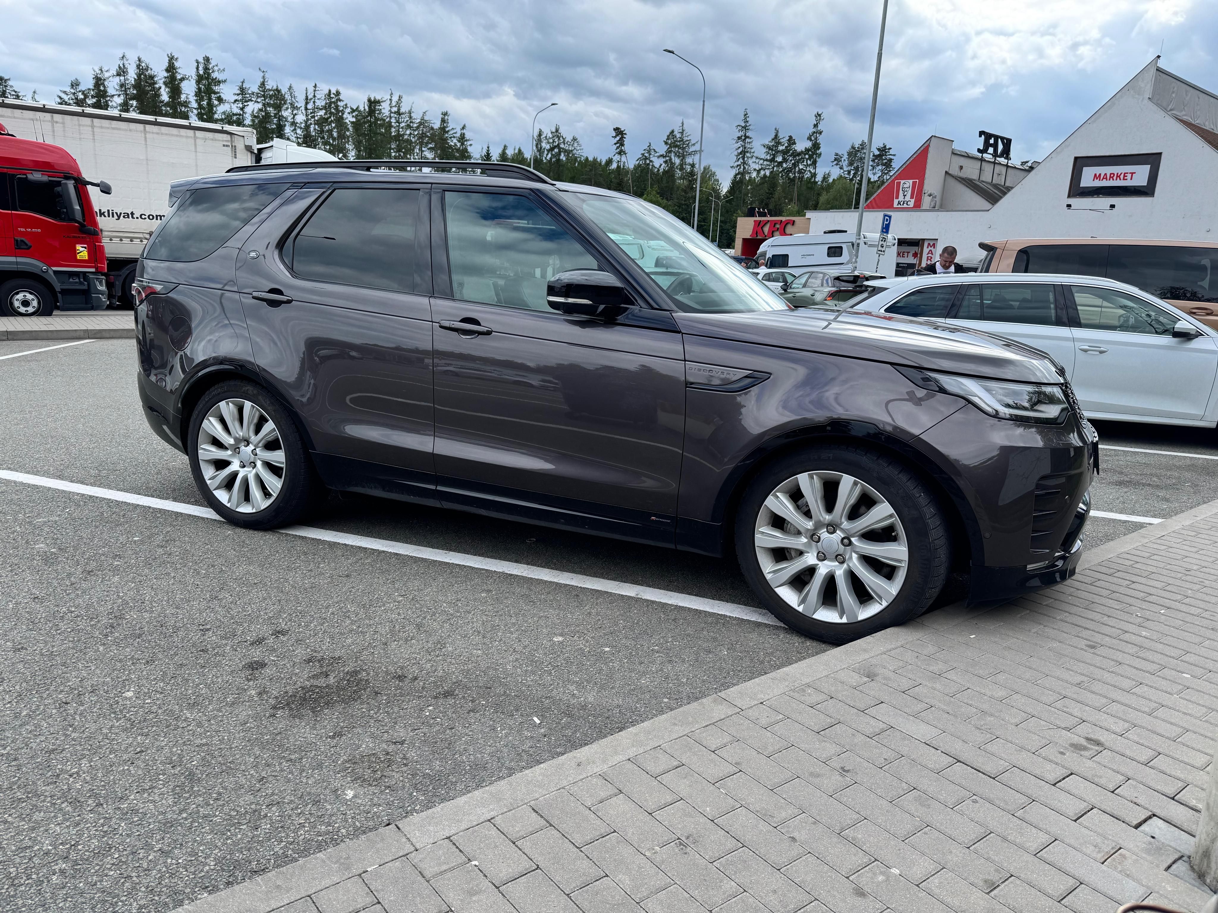 Land Rover Discovery, R-Dynamic SE 300 D - fotka 2