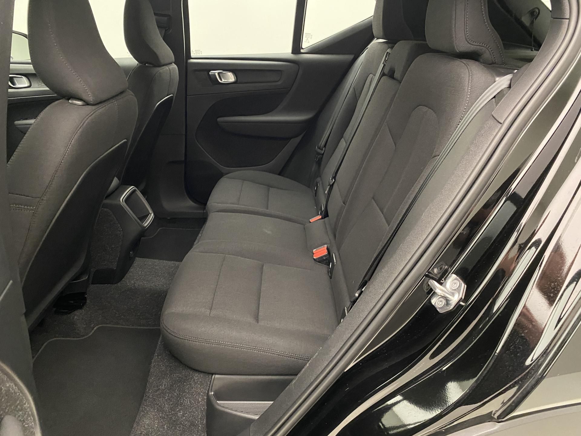 Volvo XC40, T2 KINETIC CZ - fotka 5