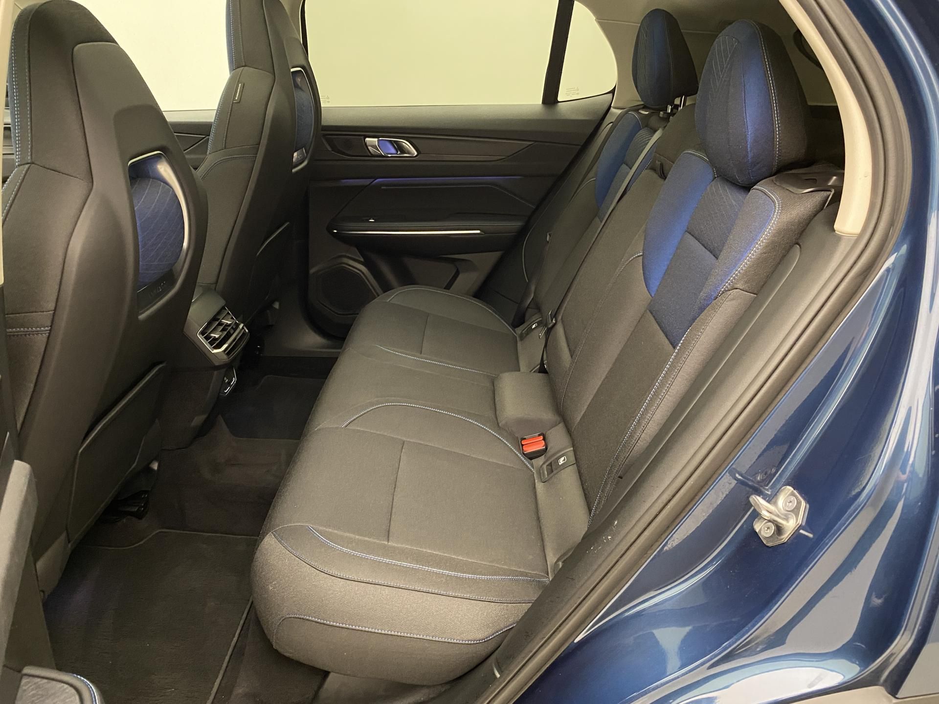 Lynk & Co 01, PHEV DCT AUT 1.maj. - fotka 5